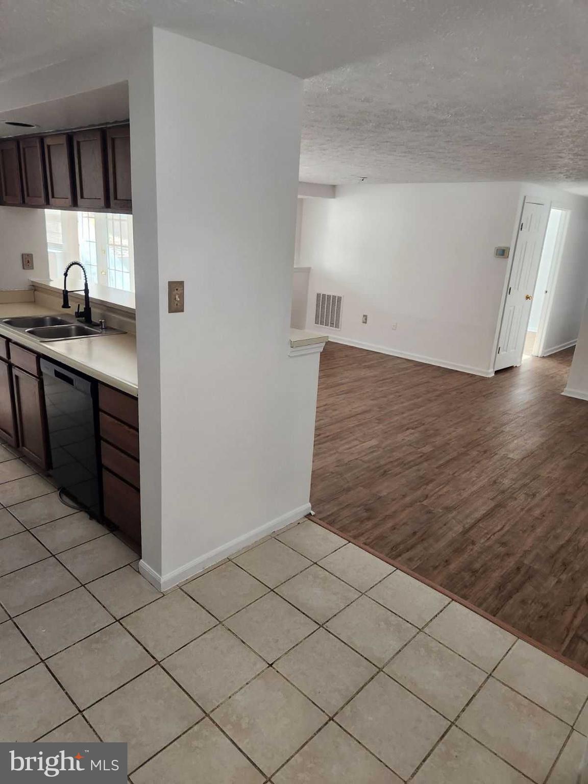 WOODBRIDGE CENTER - Residential Lease