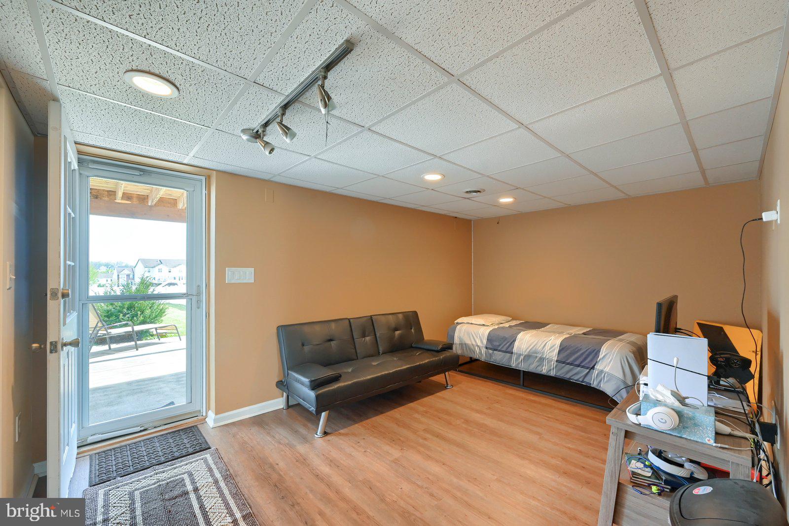 JACKSON HEIGHTS - Residential