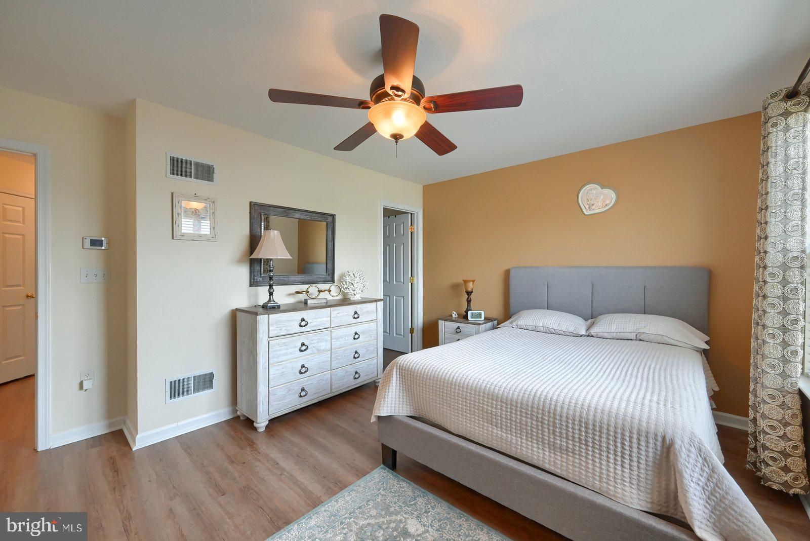 JACKSON HEIGHTS - Residential