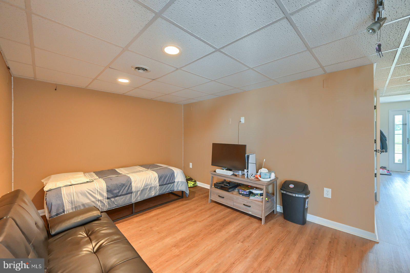 JACKSON HEIGHTS - Residential