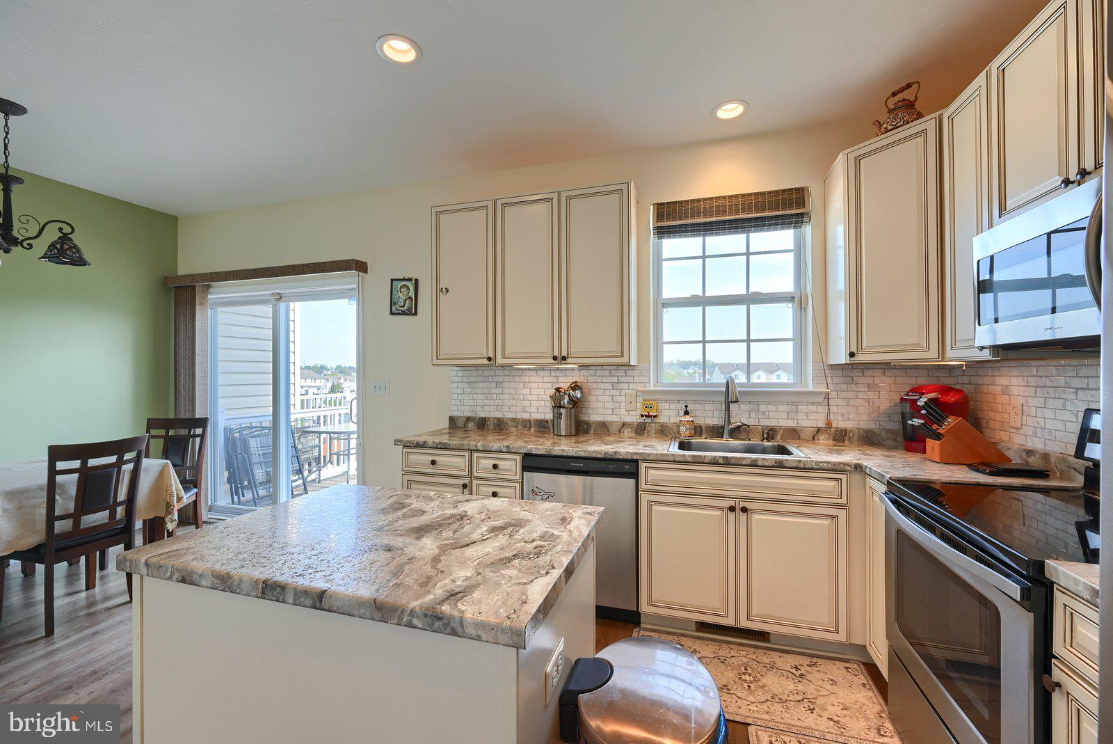 JACKSON HEIGHTS - Residential