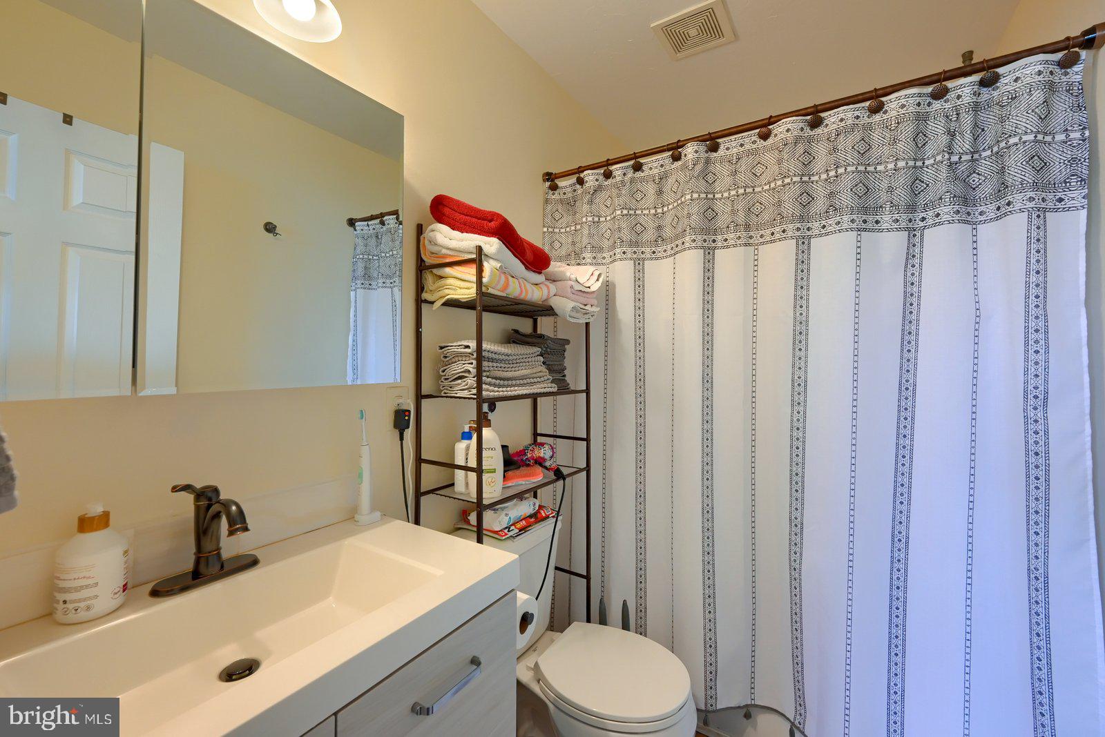 JACKSON HEIGHTS - Residential