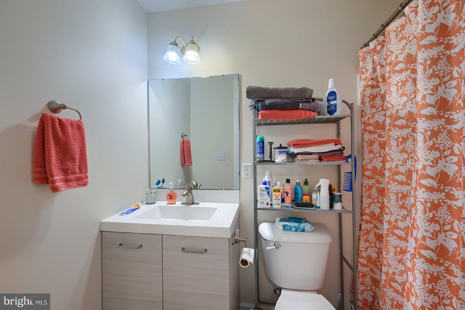 JACKSON HEIGHTS - Residential