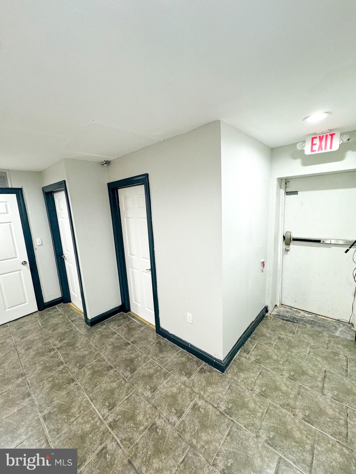 CARROLL PARK - Commercial Sale