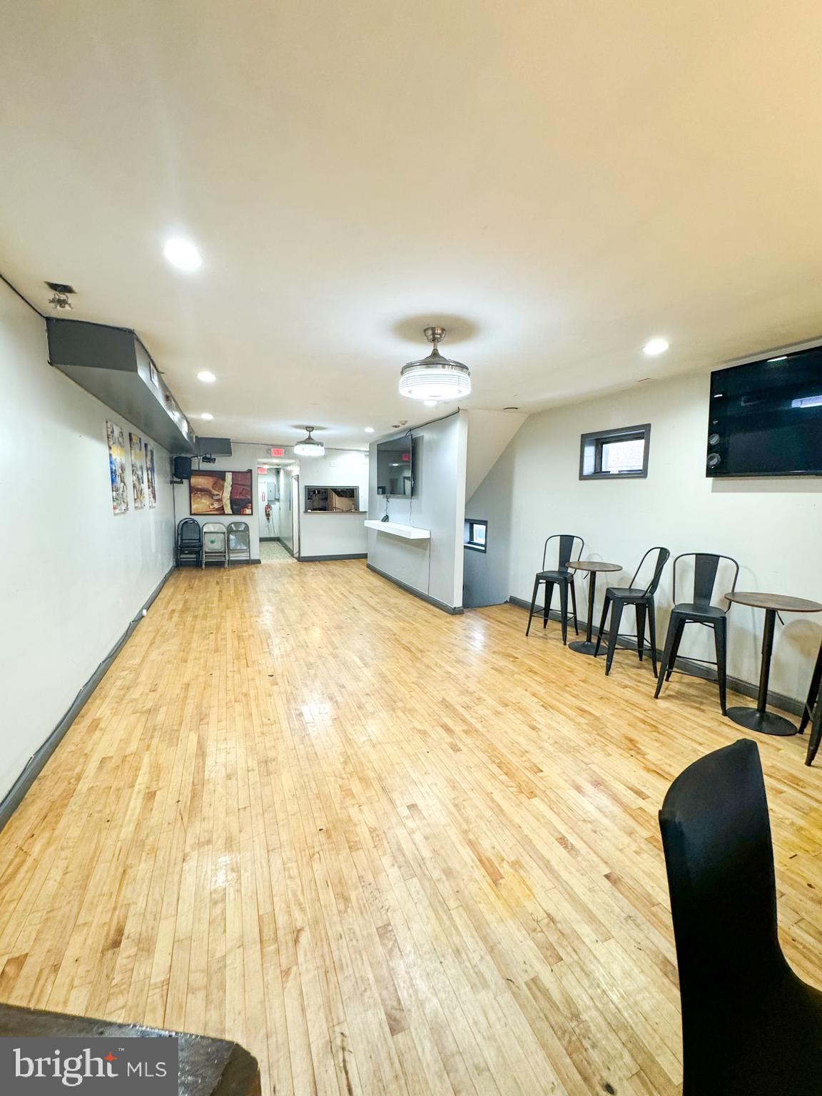 CARROLL PARK - Commercial Sale