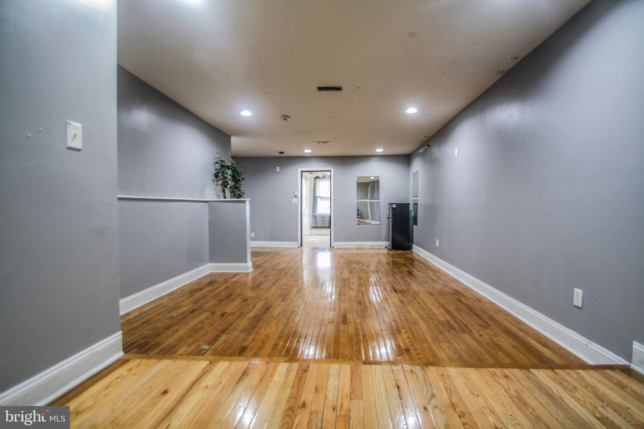 CARROLL PARK - Commercial Sale