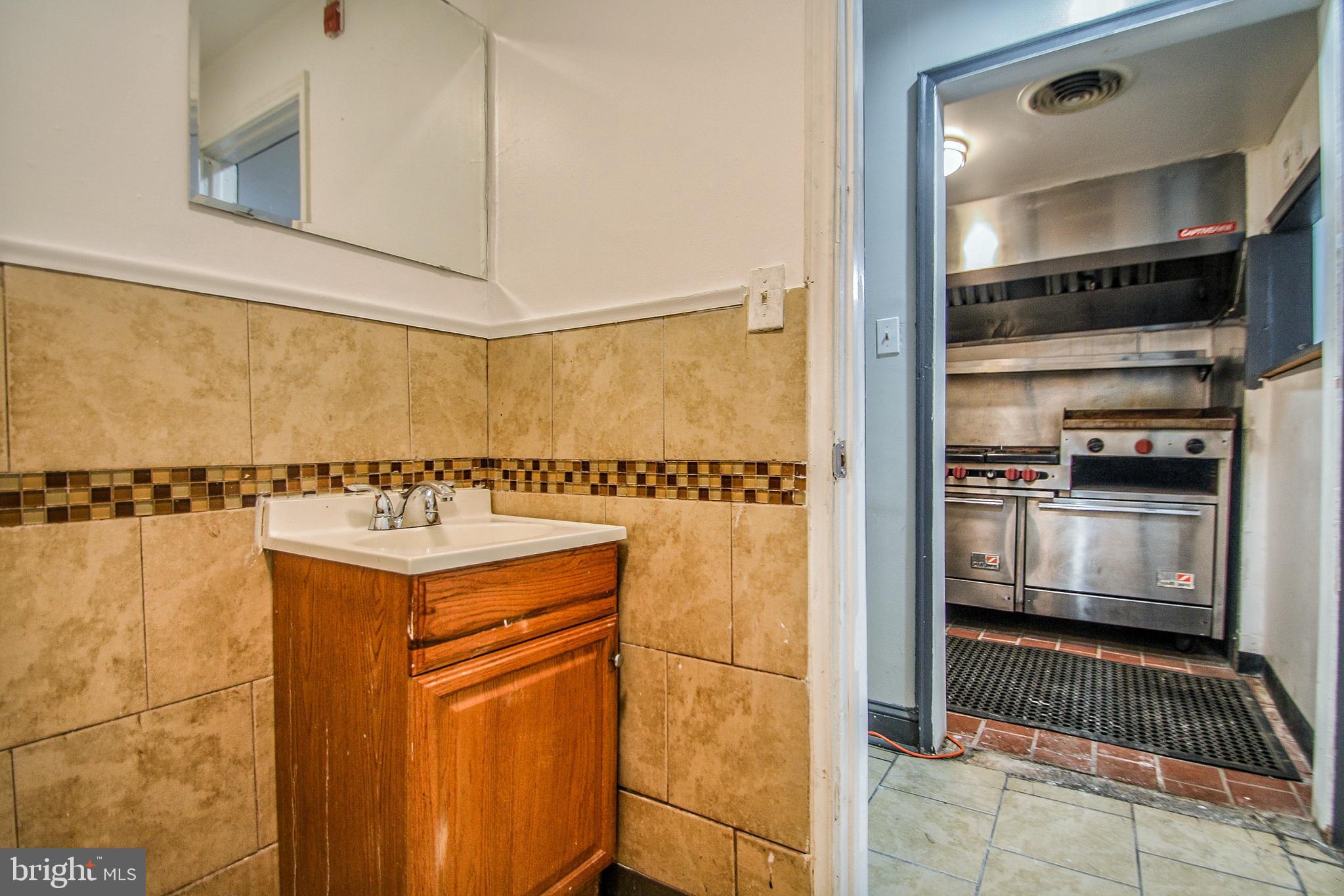 CARROLL PARK - Commercial Sale
