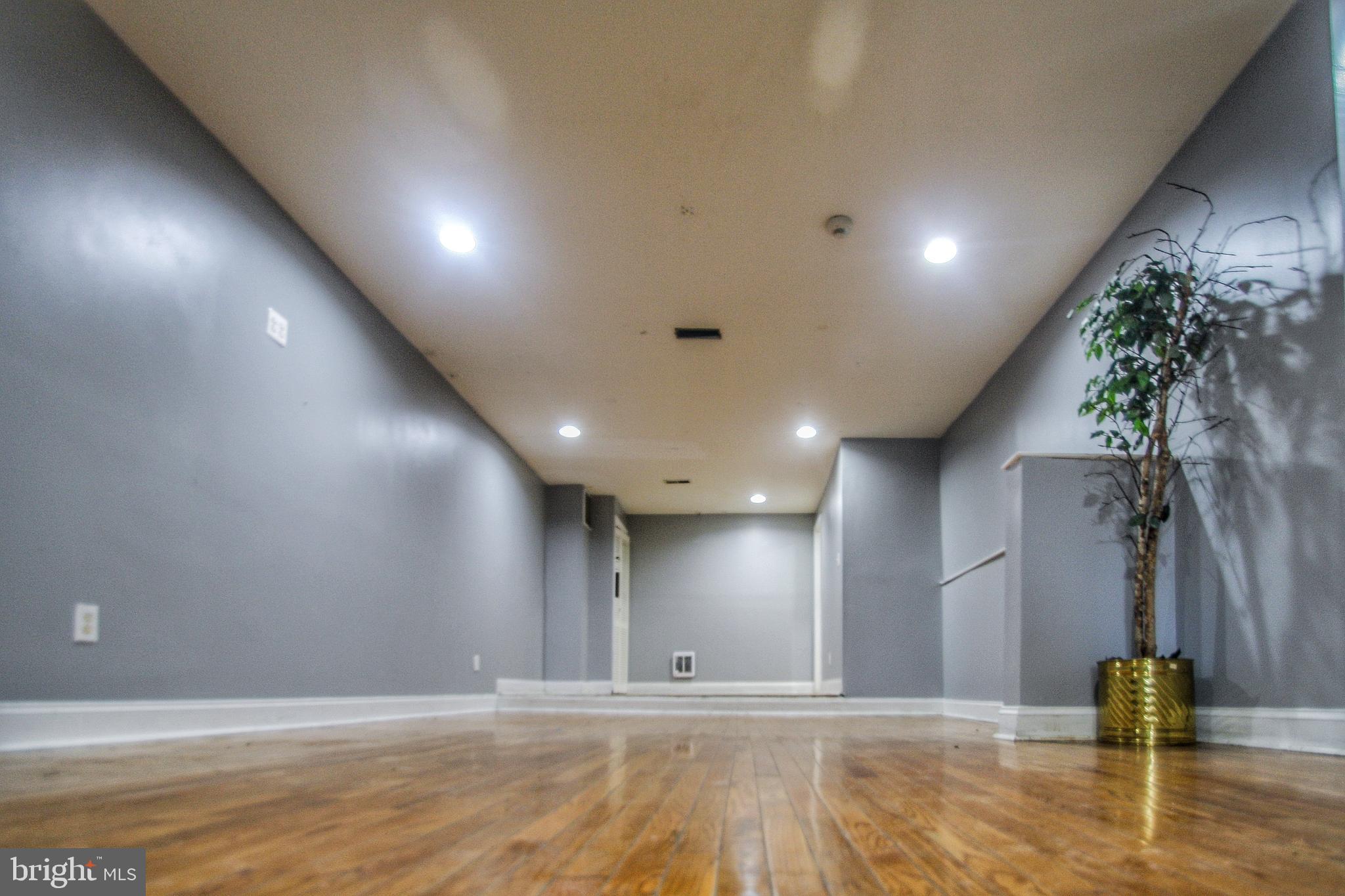 CARROLL PARK - Commercial Sale