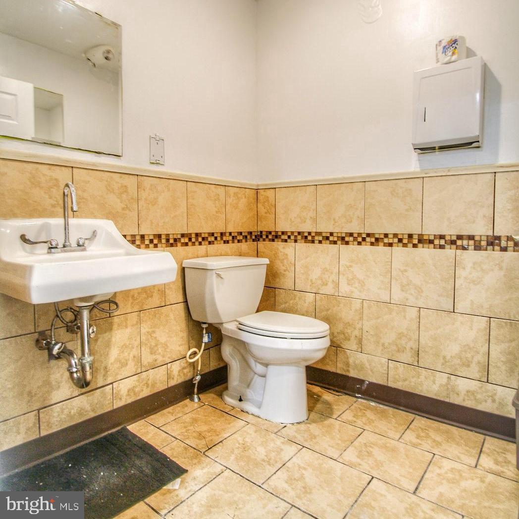 CARROLL PARK - Commercial Sale