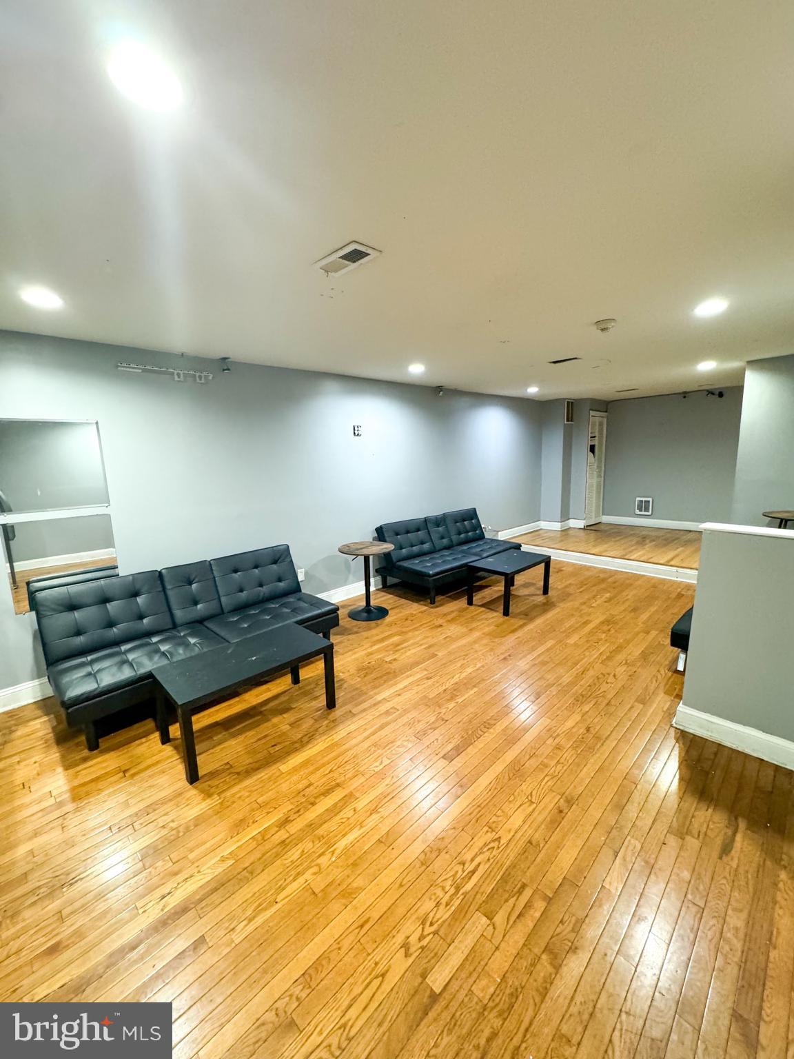 CARROLL PARK - Commercial Sale