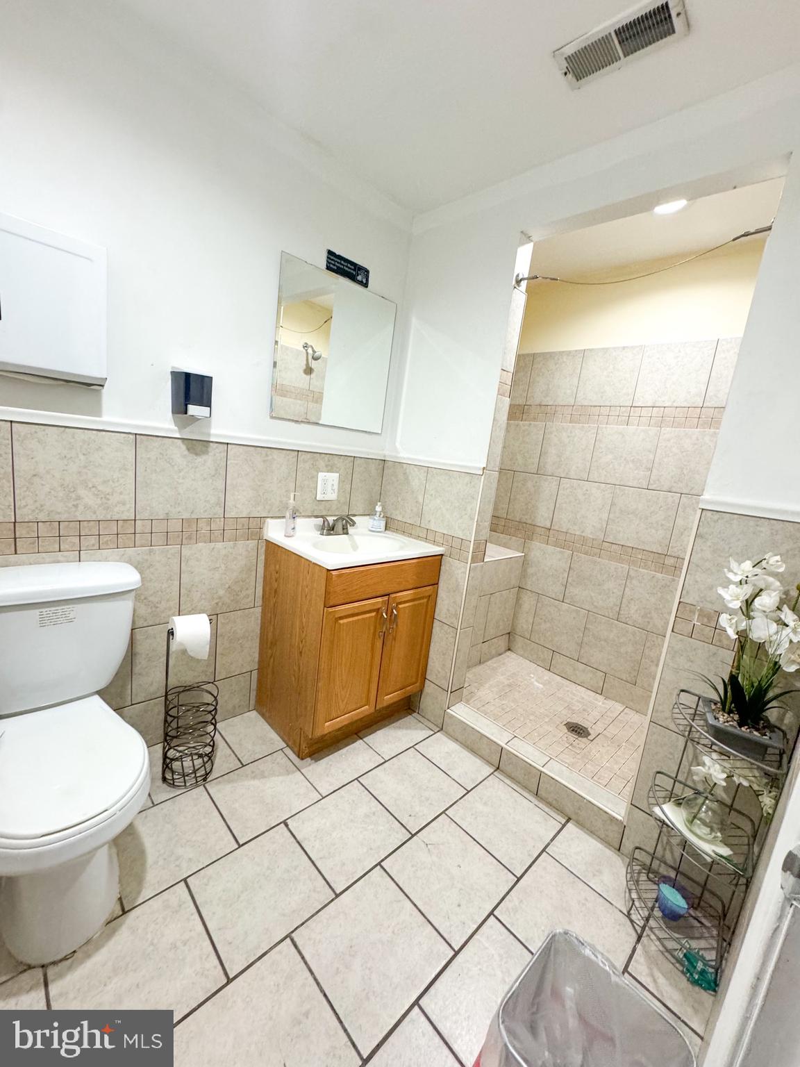 CARROLL PARK - Commercial Sale