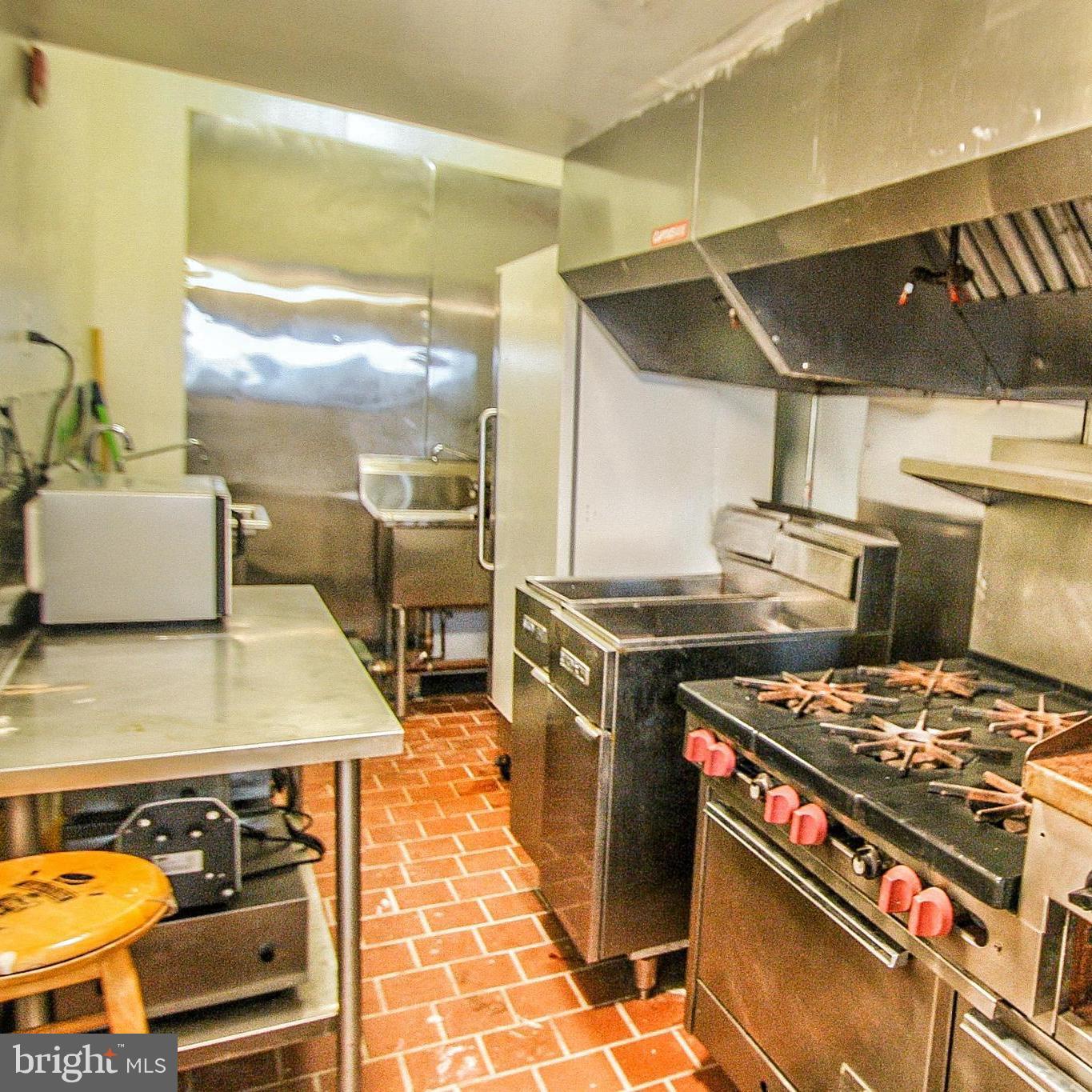 CARROLL PARK - Commercial Sale