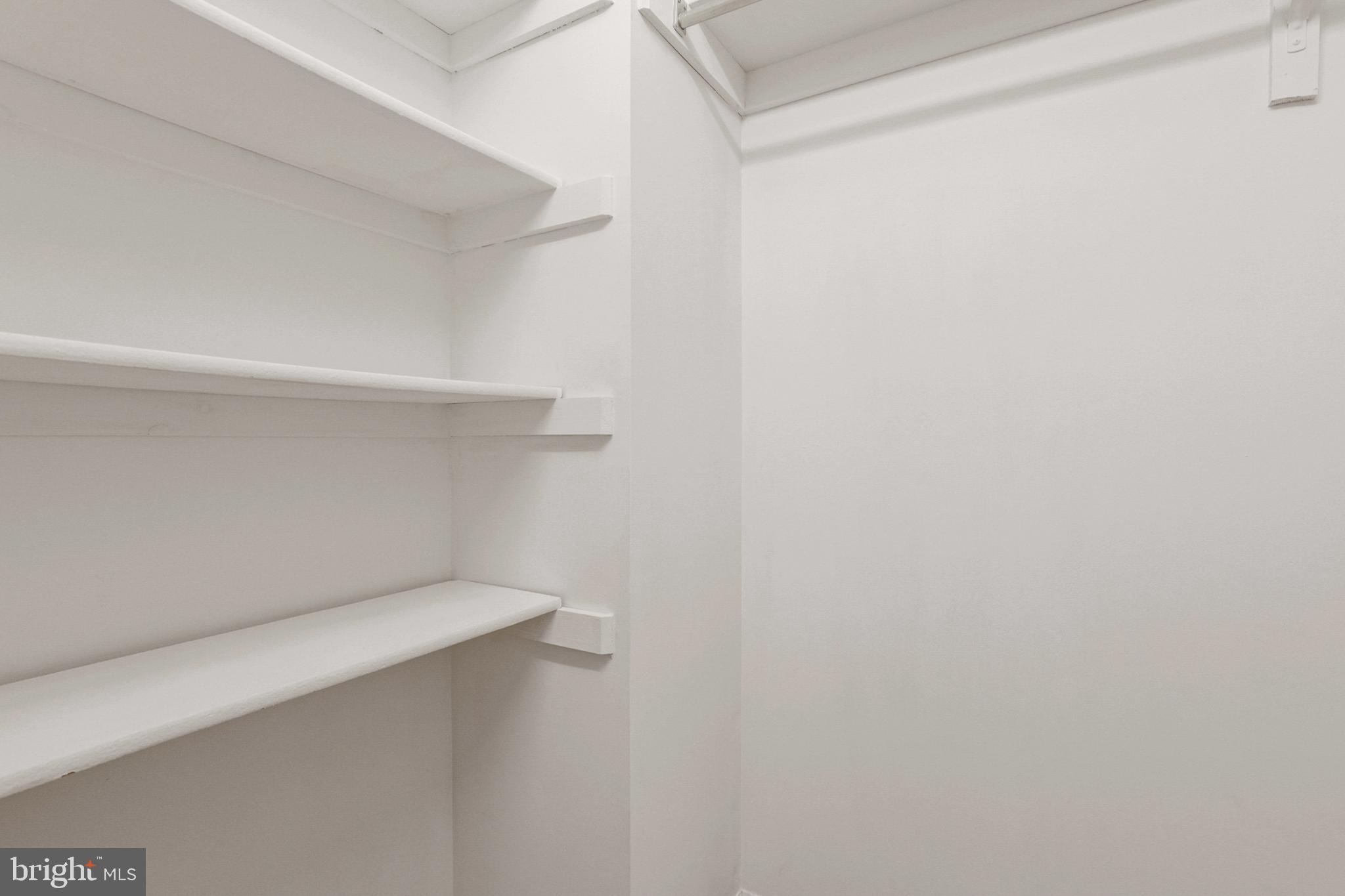 LONG REACH - Residential Lease