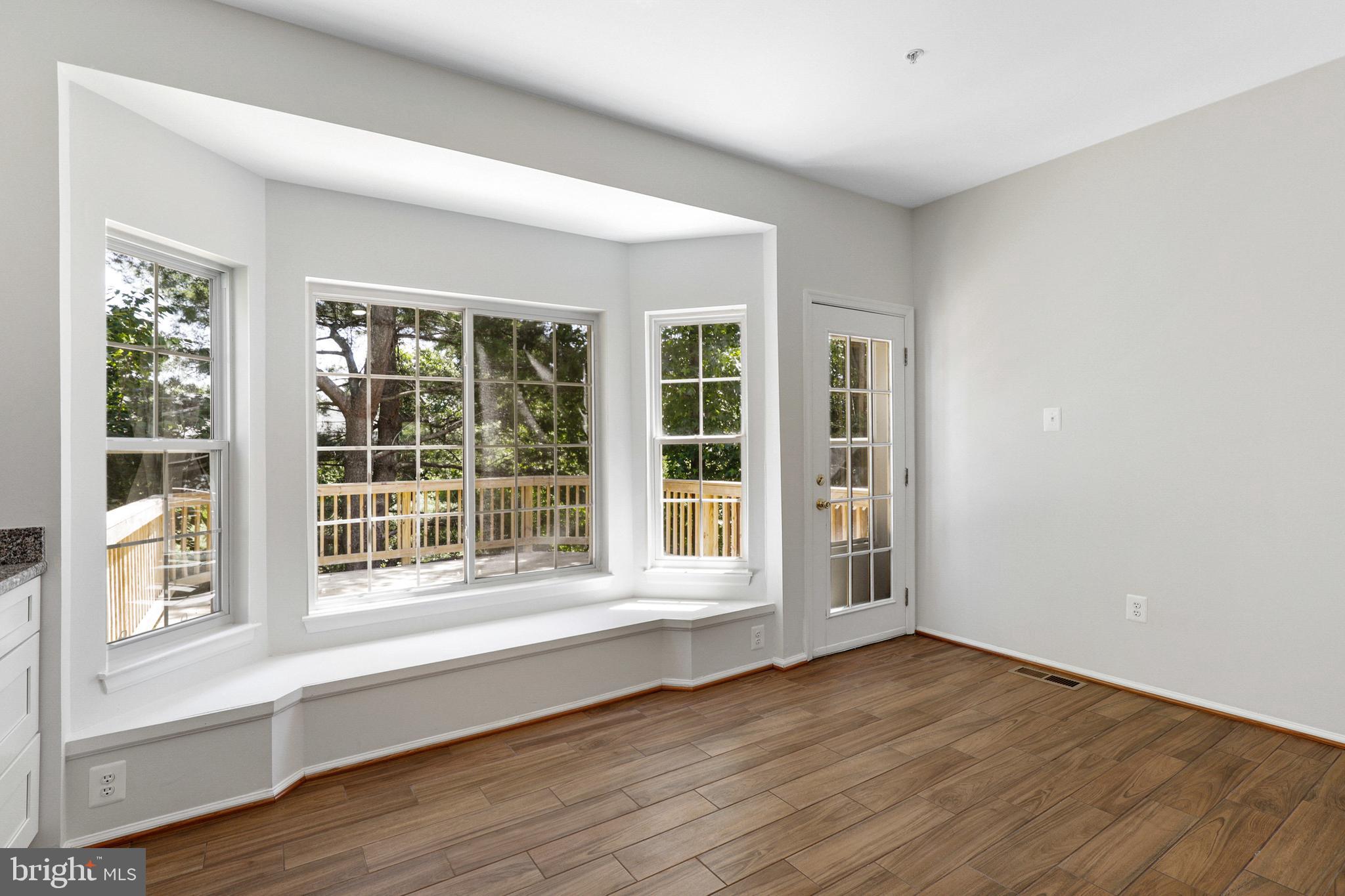 LONG REACH - Residential Lease