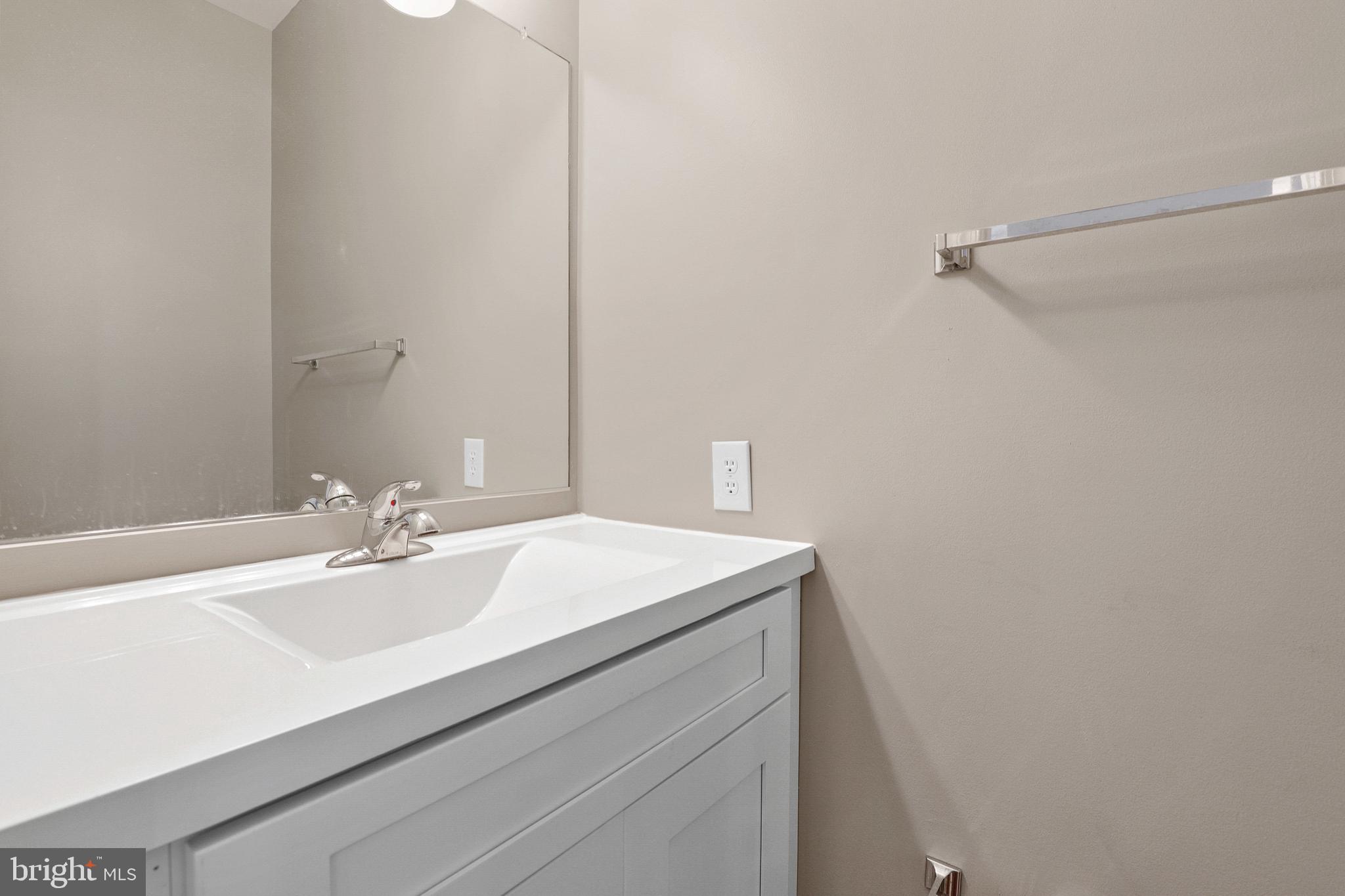 LONG REACH - Residential Lease