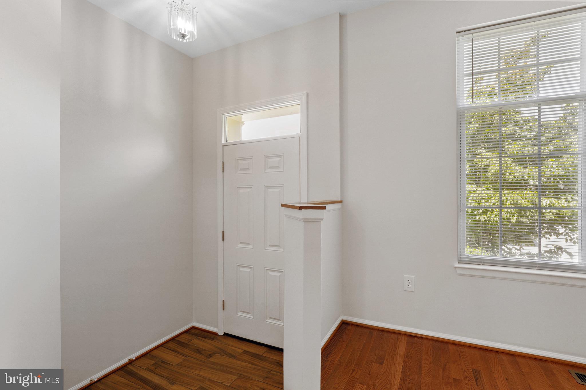 LONG REACH - Residential Lease