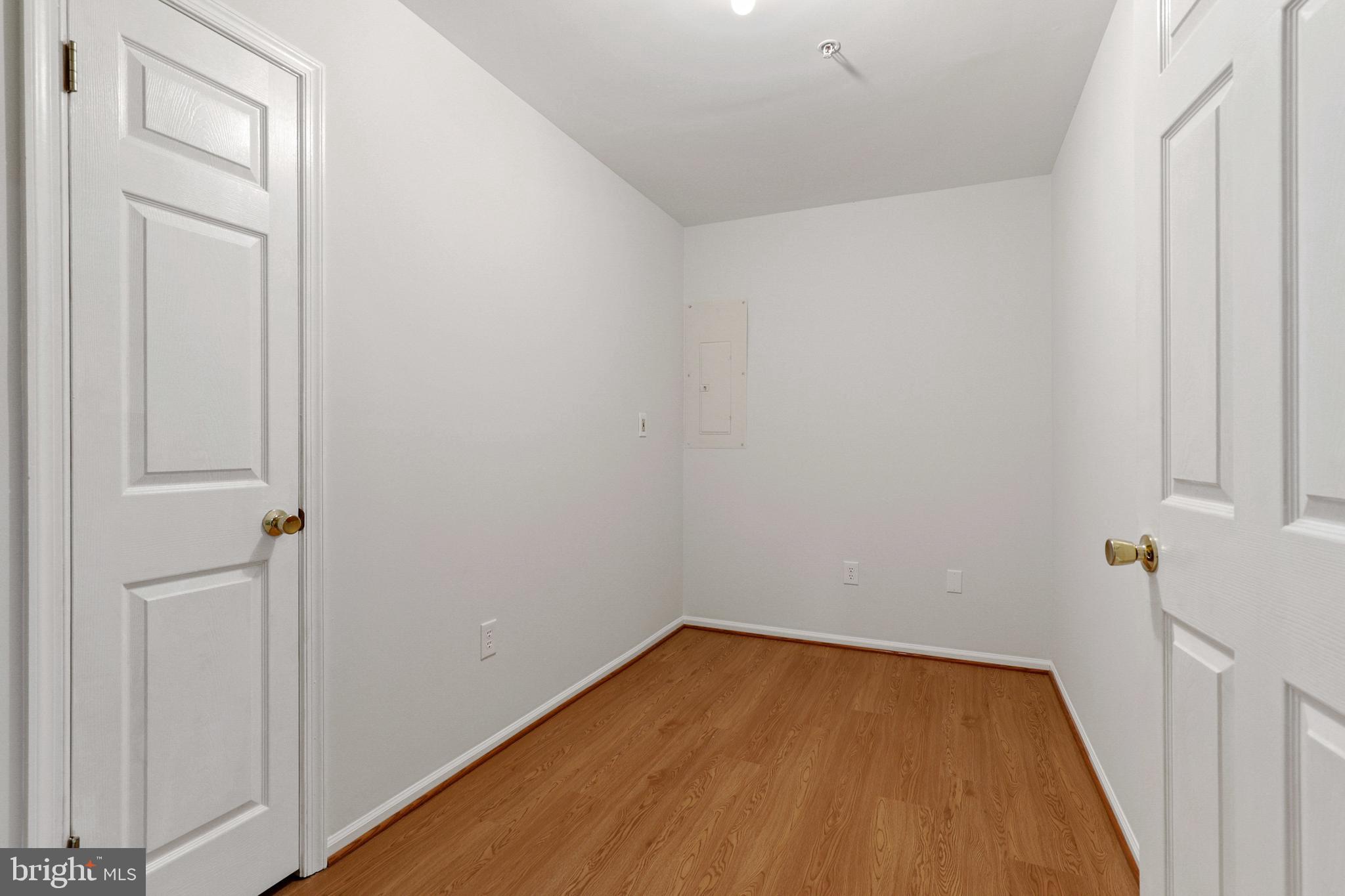 LONG REACH - Residential Lease