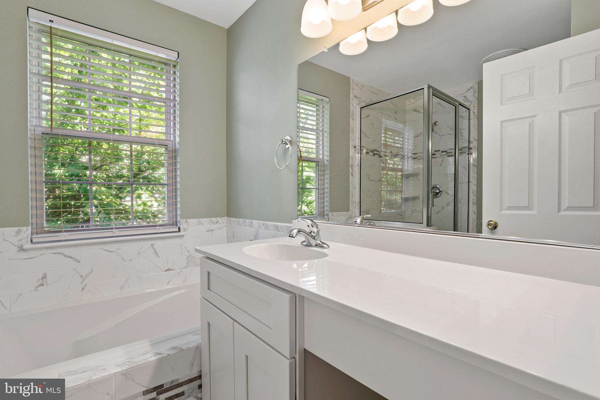 LONG REACH - Residential Lease