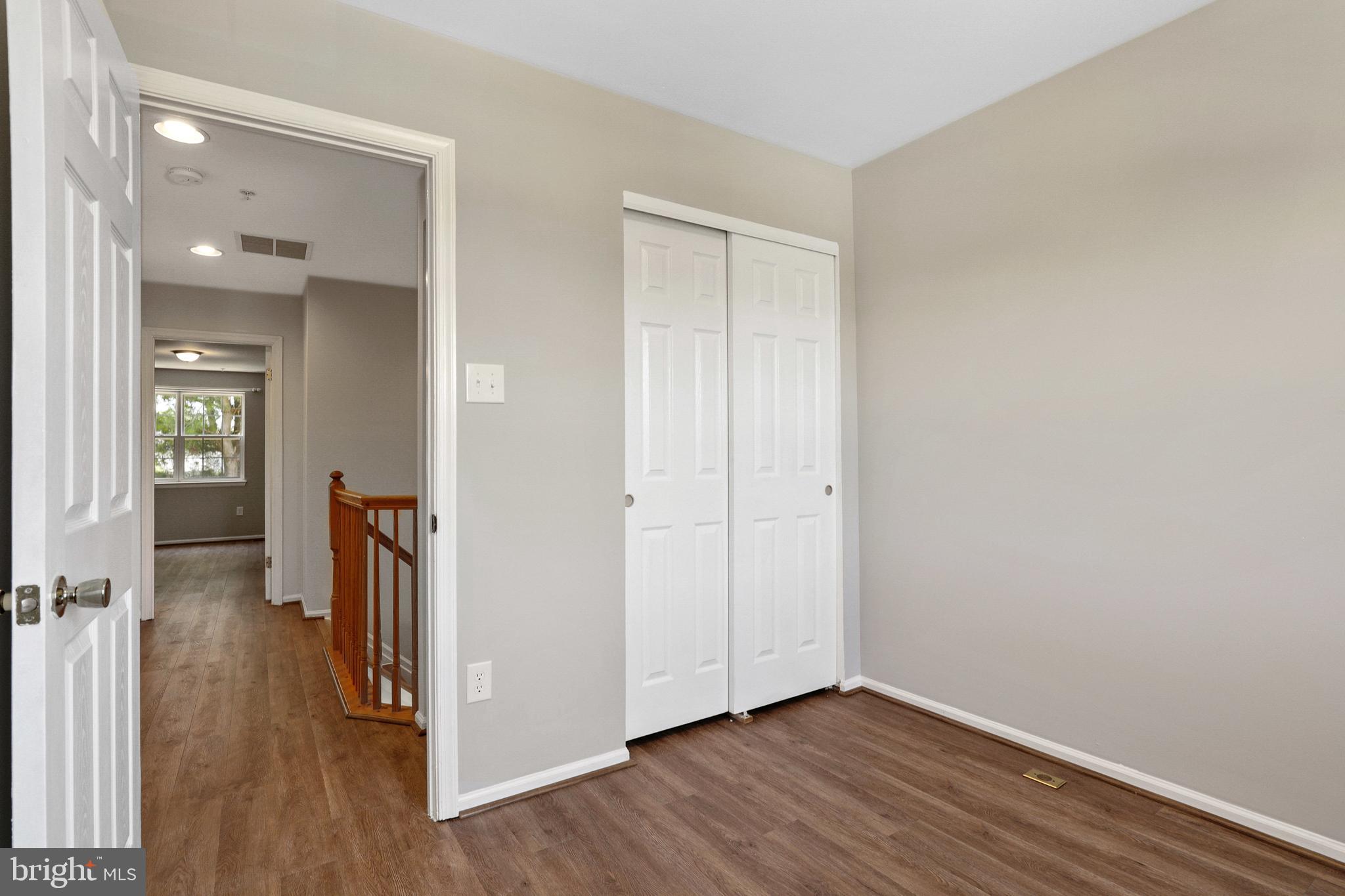 LONG REACH - Residential Lease