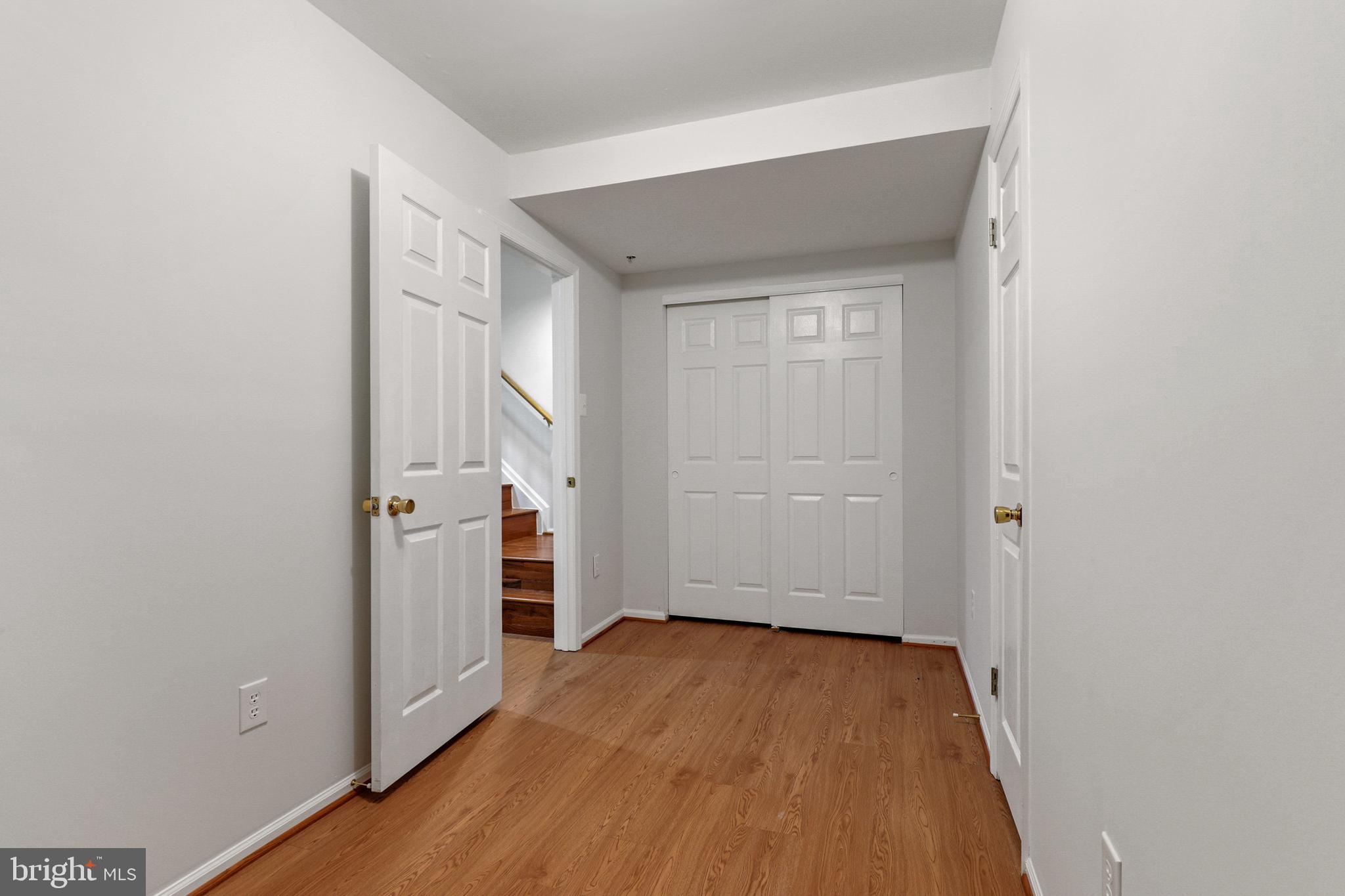 LONG REACH - Residential Lease