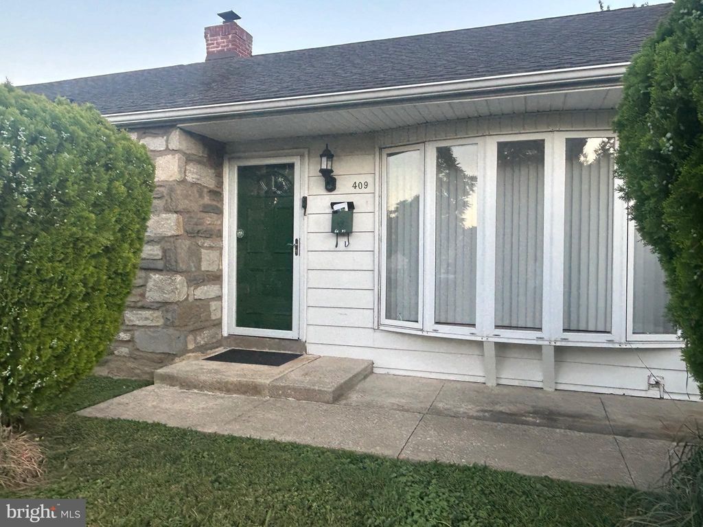 Photo of 409 Yale Avenue, BROOMALL, PA 19008 (MLS # PADE2098548)