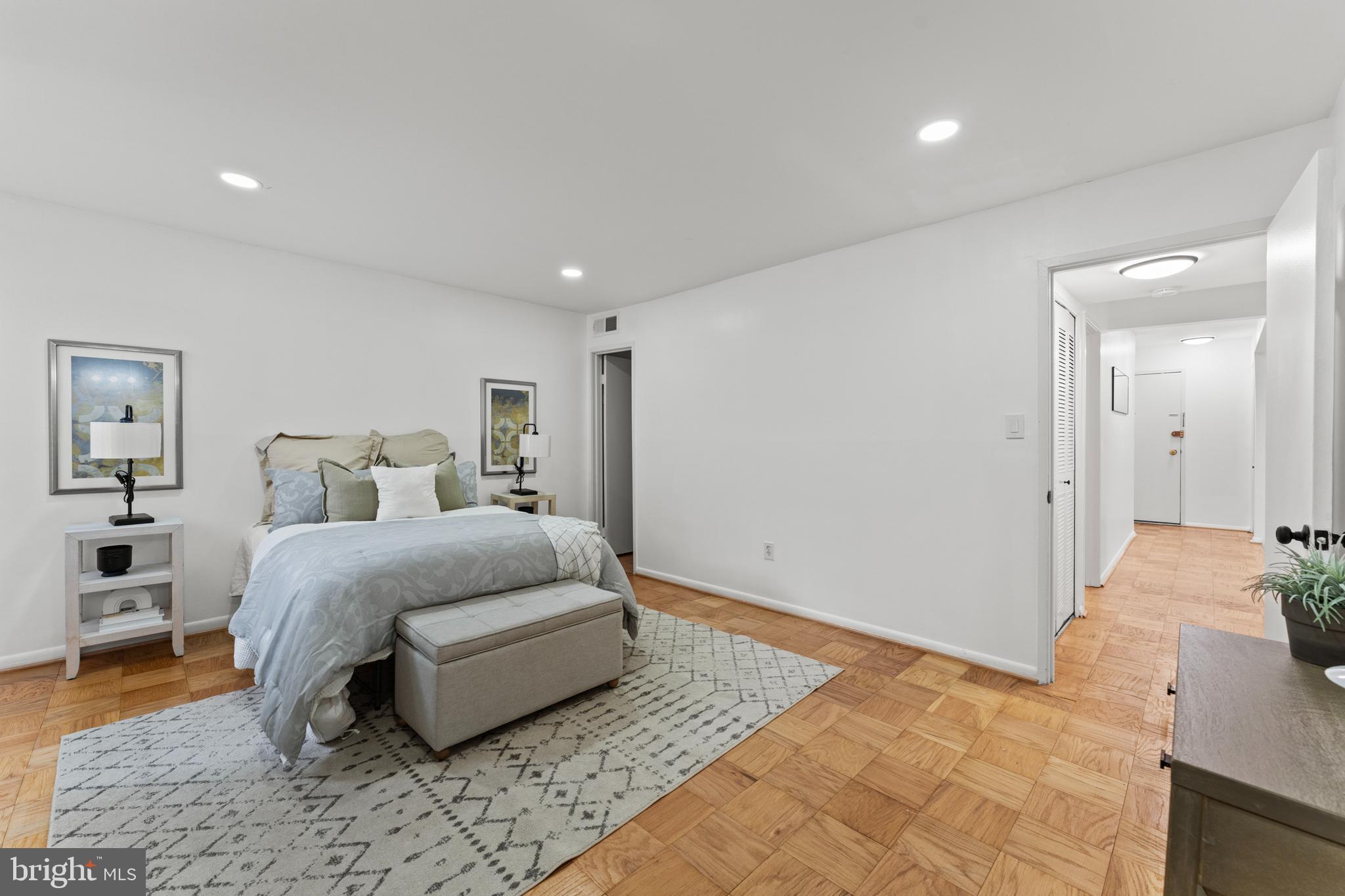 AMERICANA FINMARK - Residential