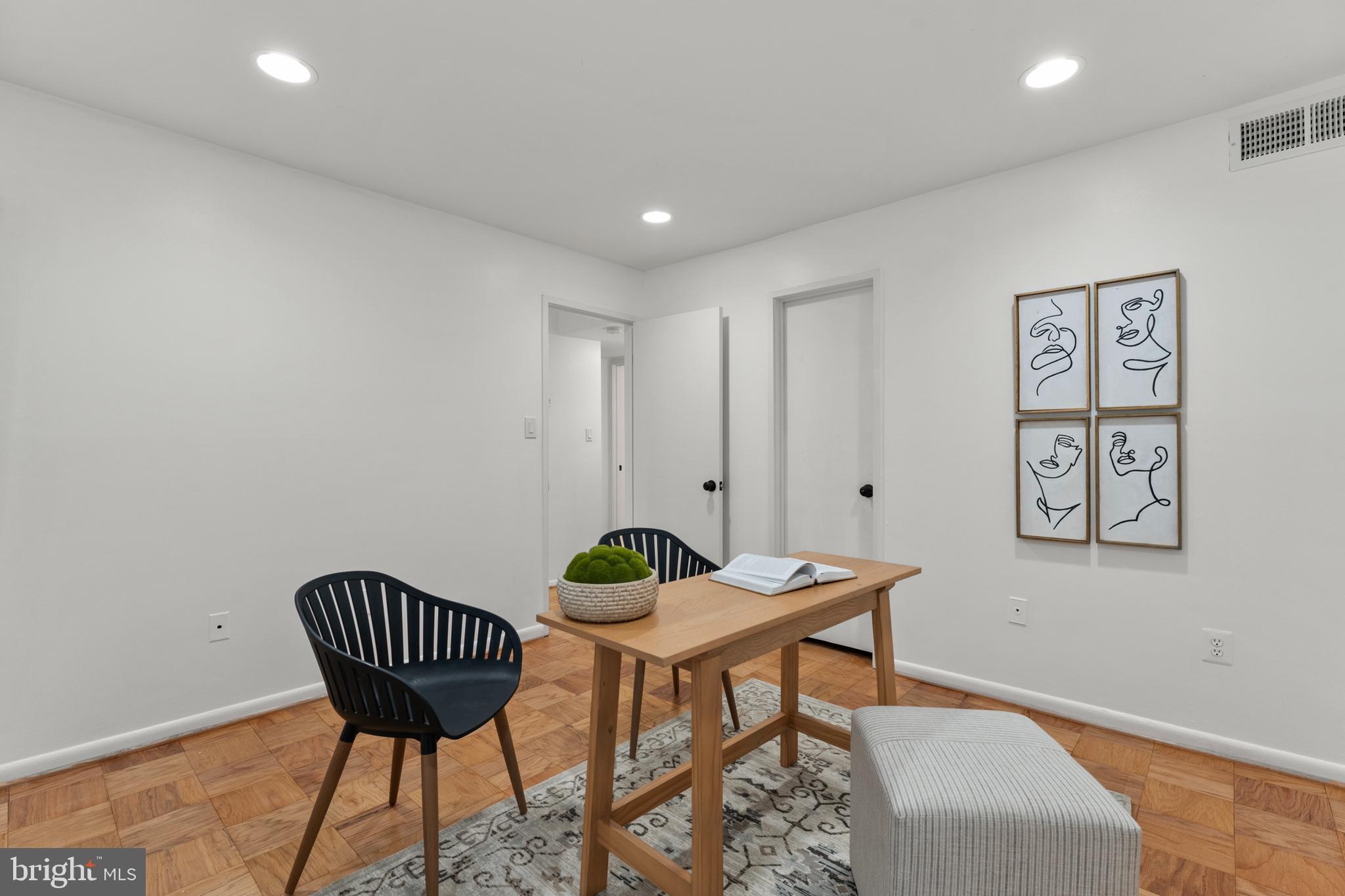 AMERICANA FINMARK - Residential