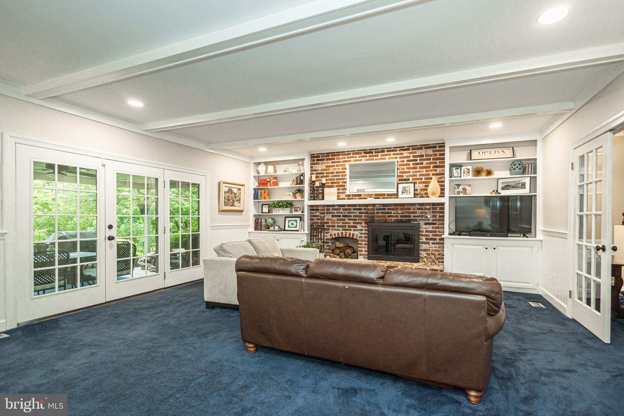 MIRROR LAKE FARMS - Residential