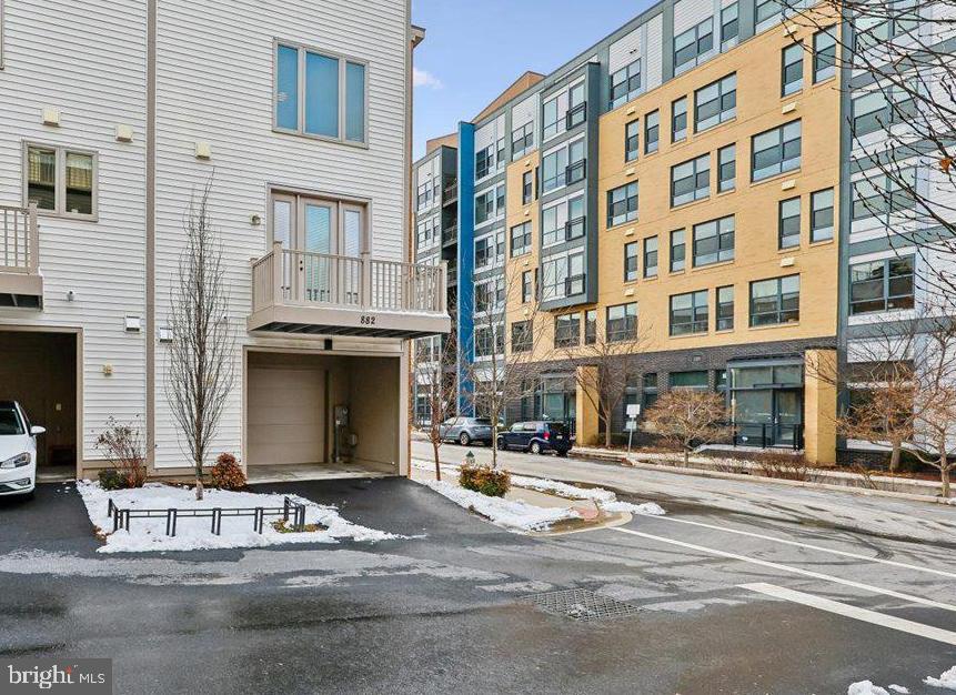 882 THOMPSON CRESCENT 28