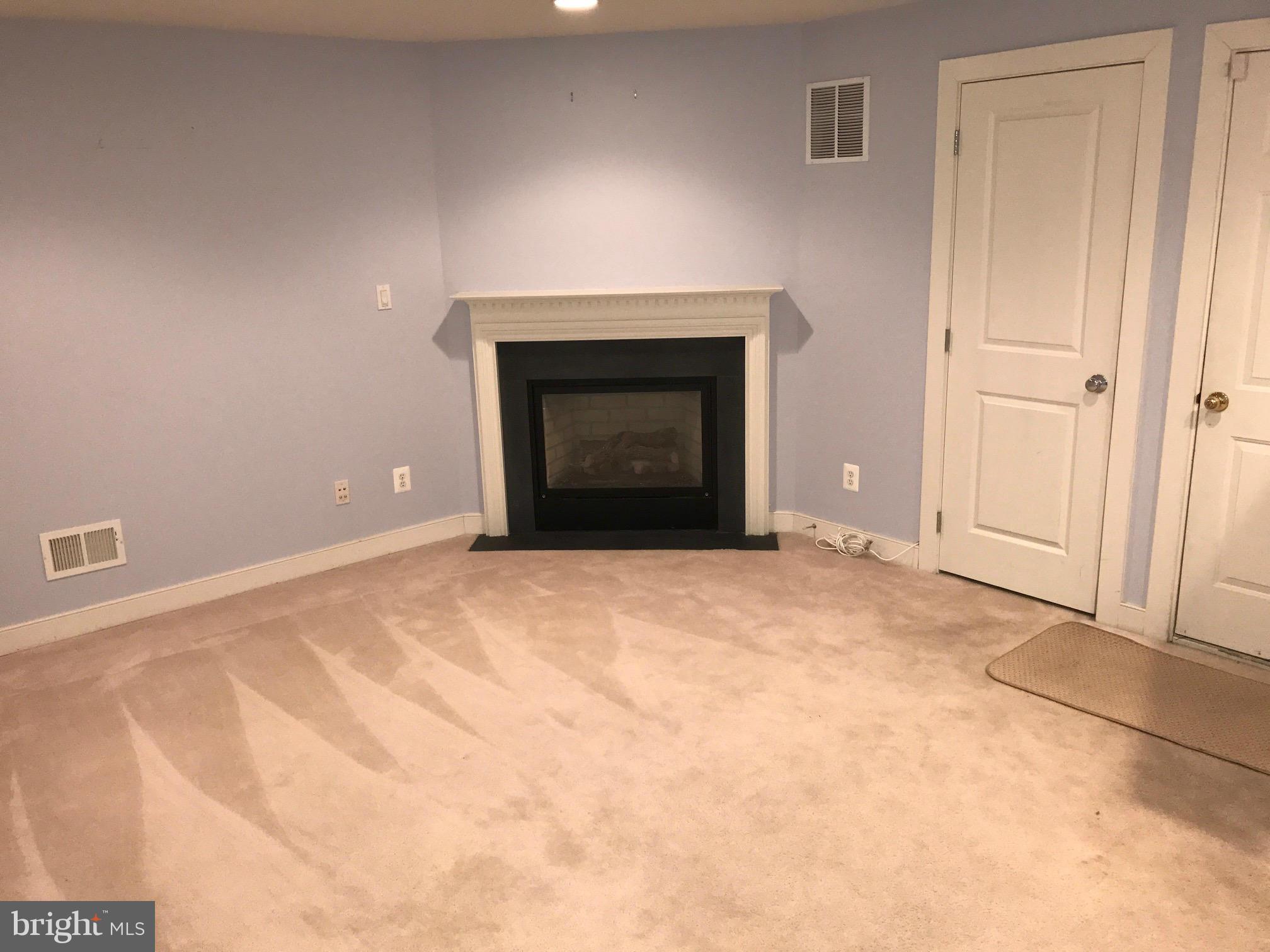 WHEATON FOREST - Residential Lease