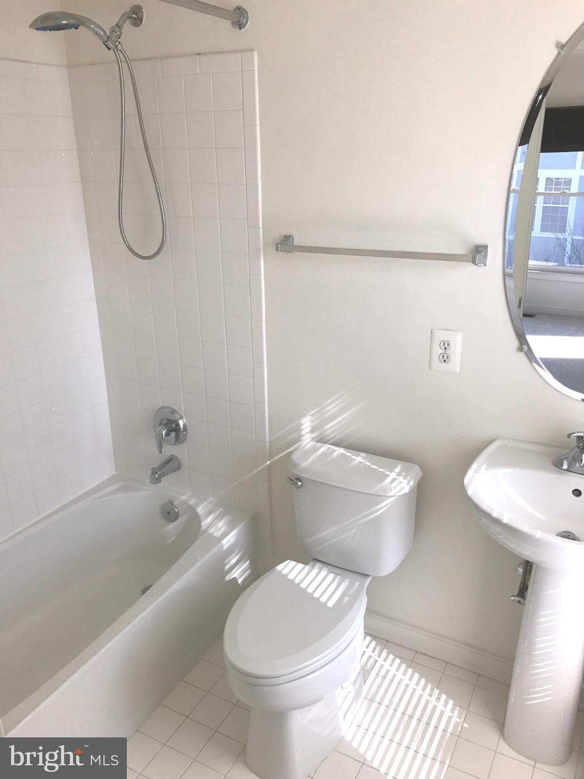 WHEATON FOREST - Residential Lease