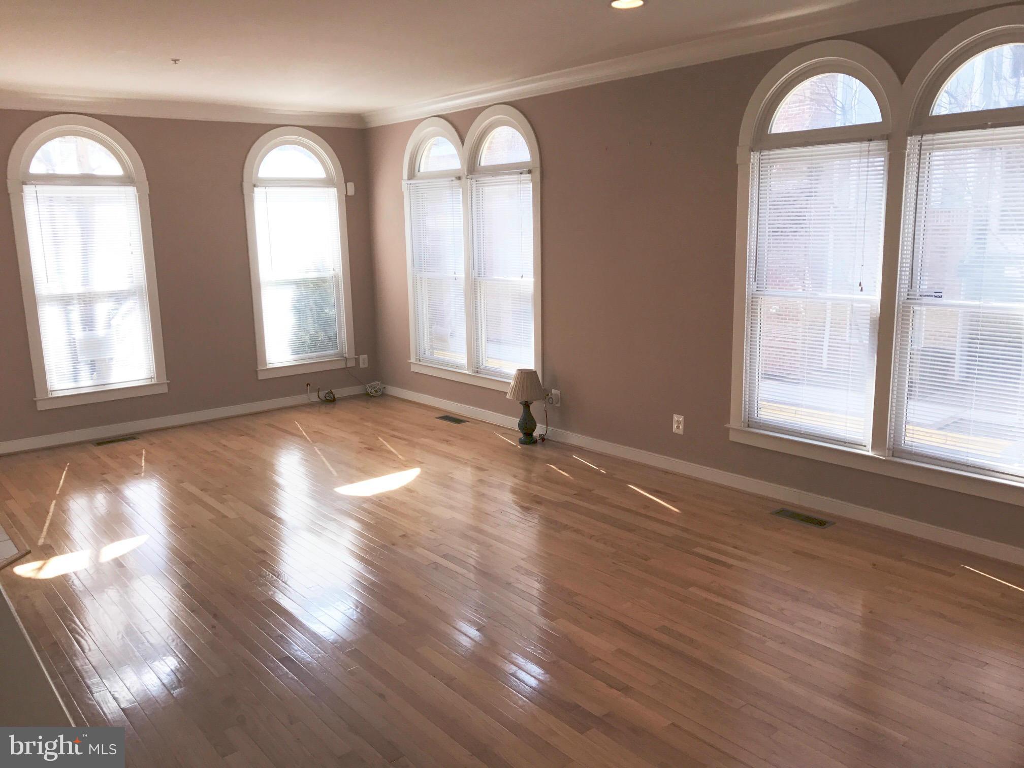 WHEATON FOREST - Residential Lease