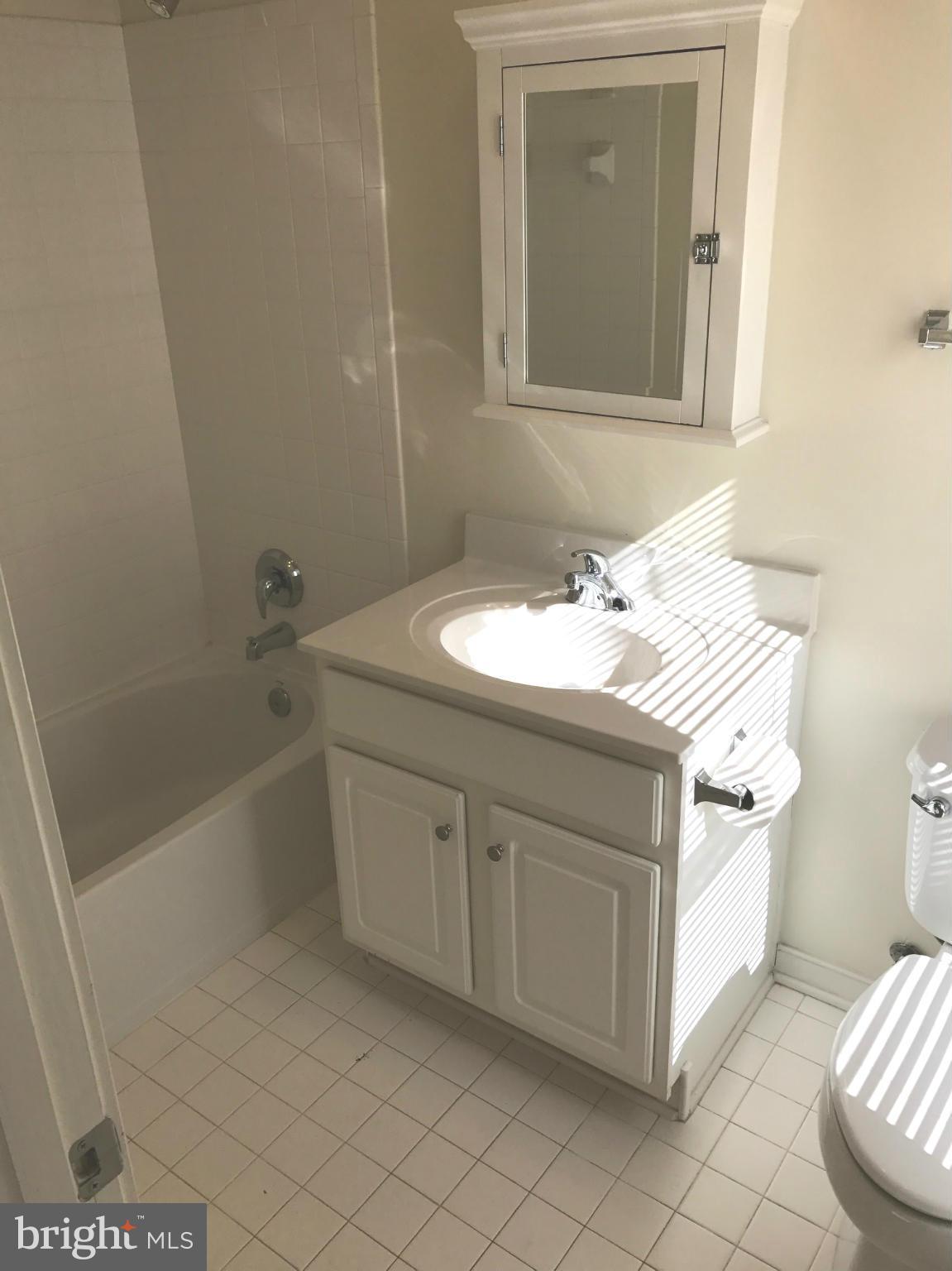 WHEATON FOREST - Residential Lease