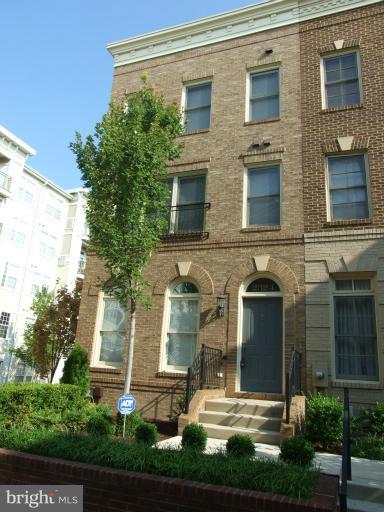 WHEATON FOREST - Residential Lease