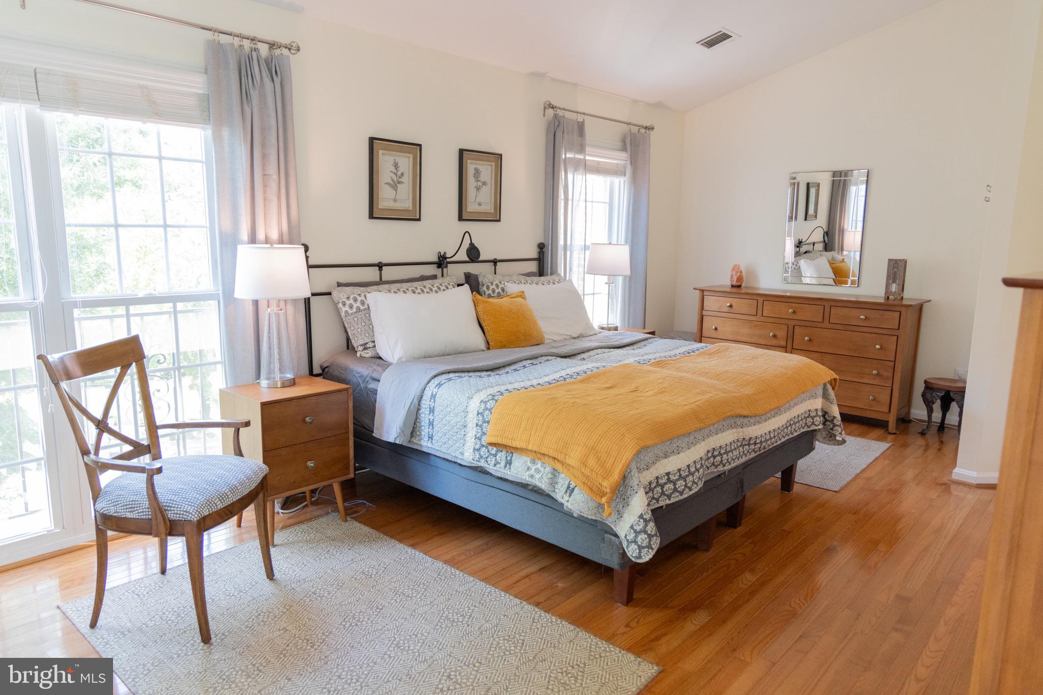 QUAKER HILL - Residential