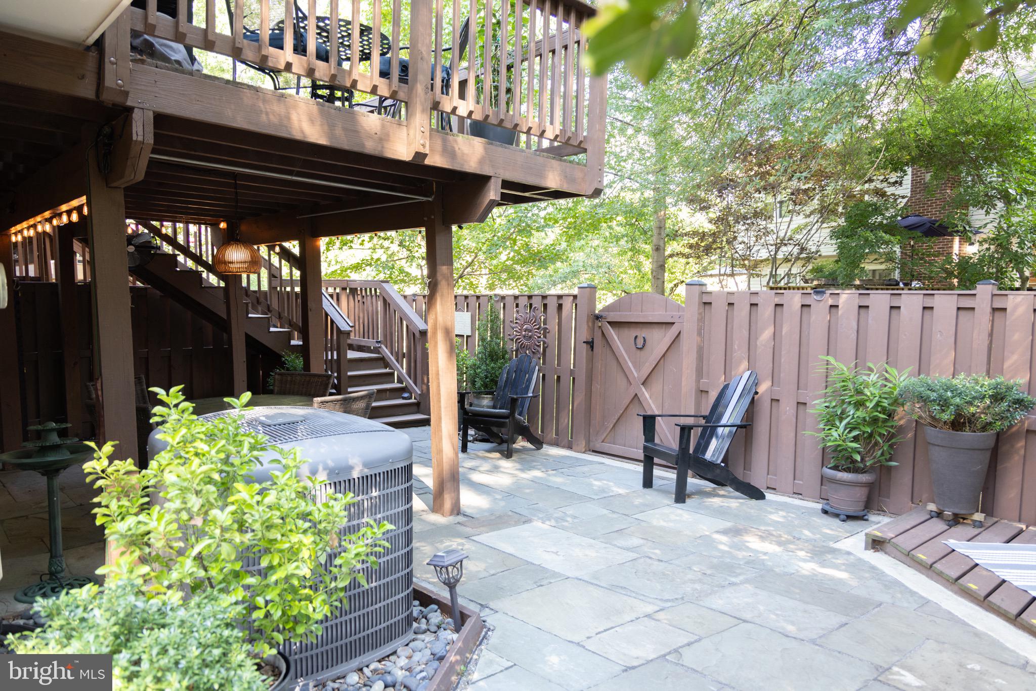 QUAKER HILL - Residential