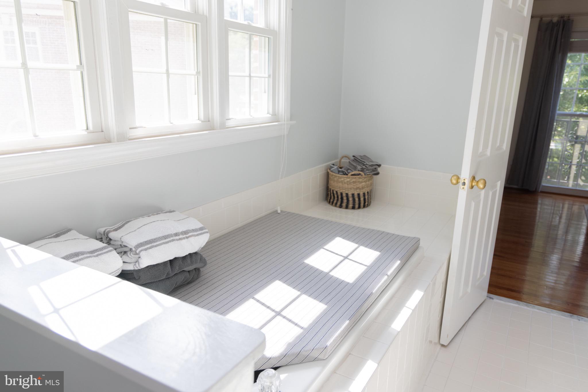 QUAKER HILL - Residential