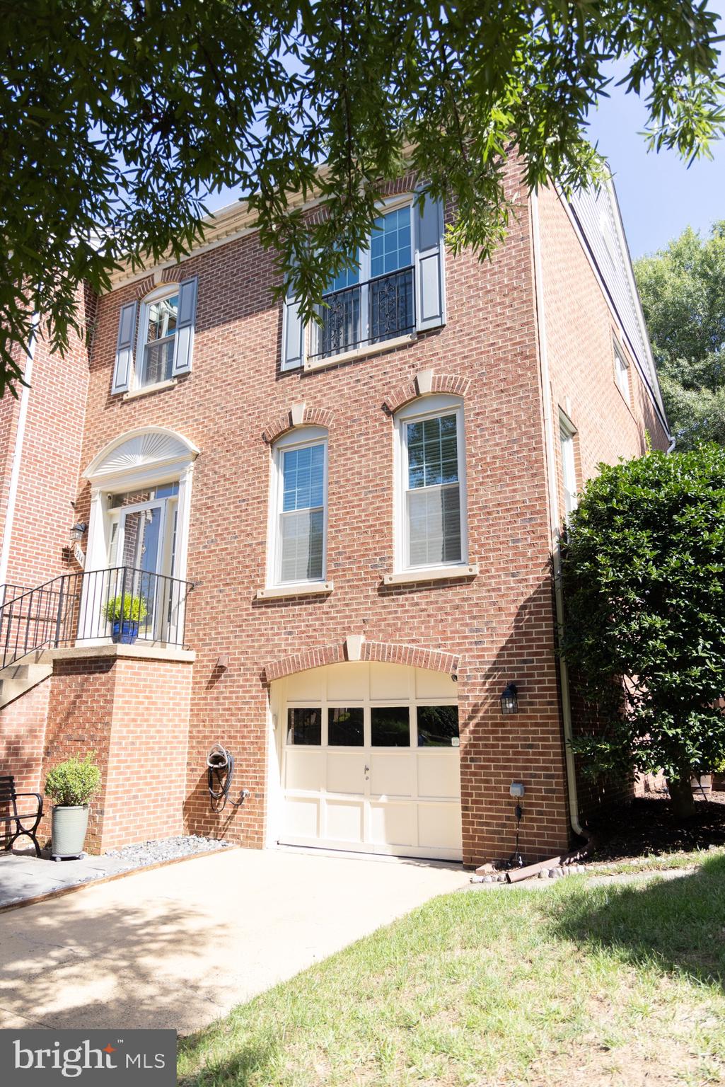 QUAKER HILL - Residential