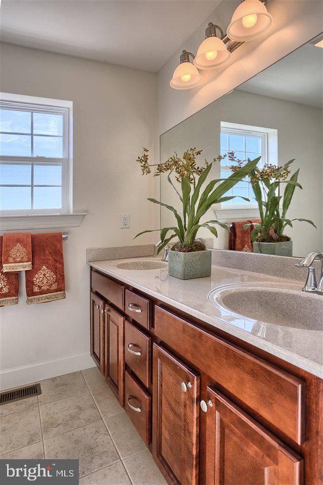 WINDY HEIGHTS - Residential