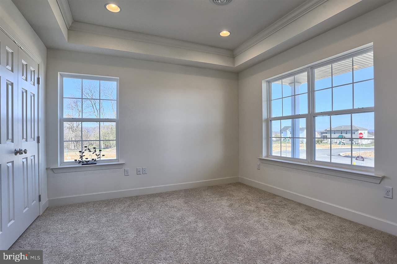 WINDY HEIGHTS - Residential