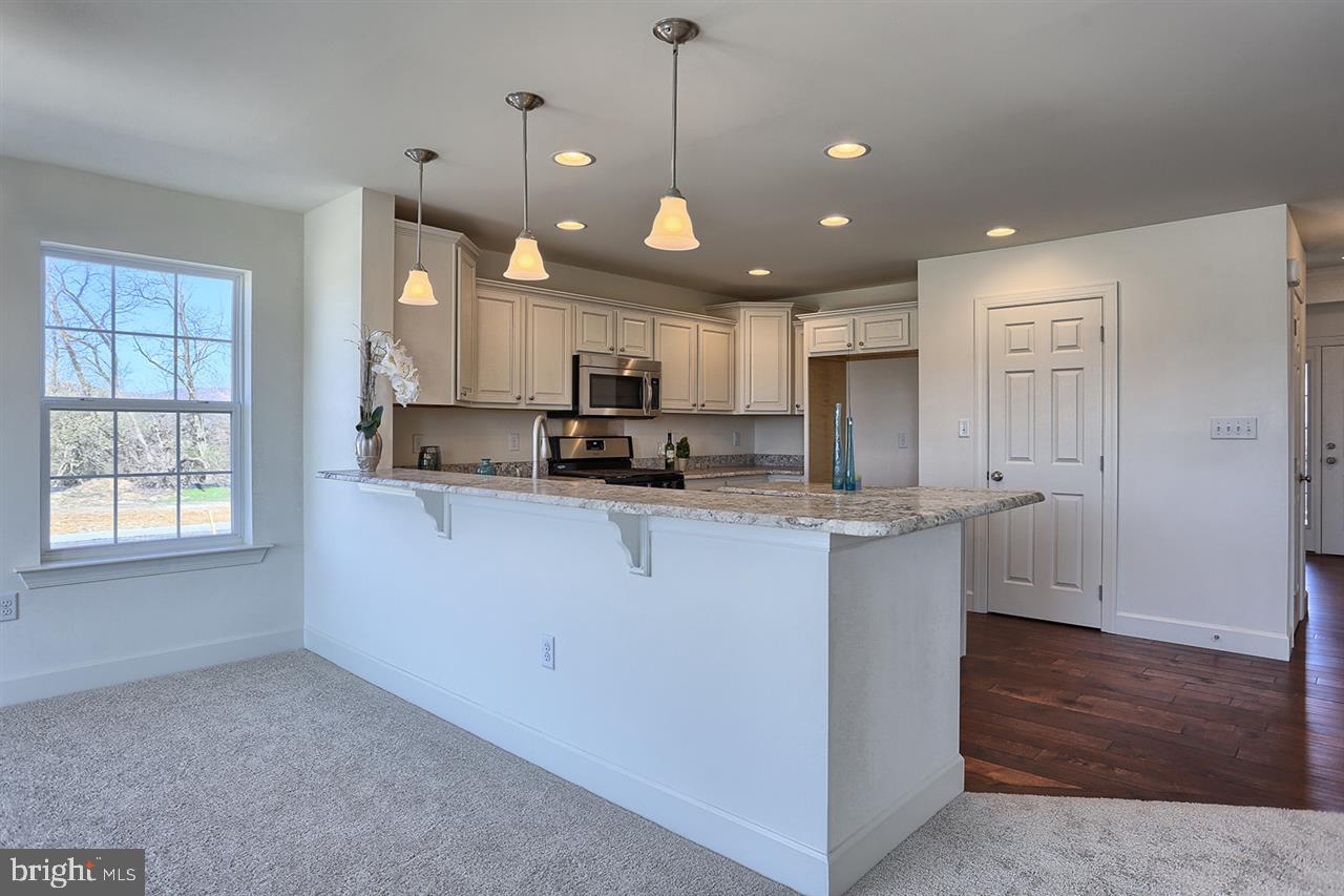 WINDY HEIGHTS - Residential