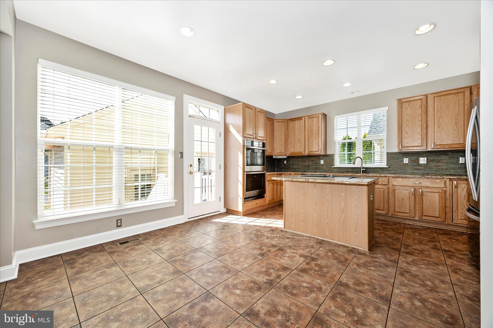 ARORA HILLS - Residential