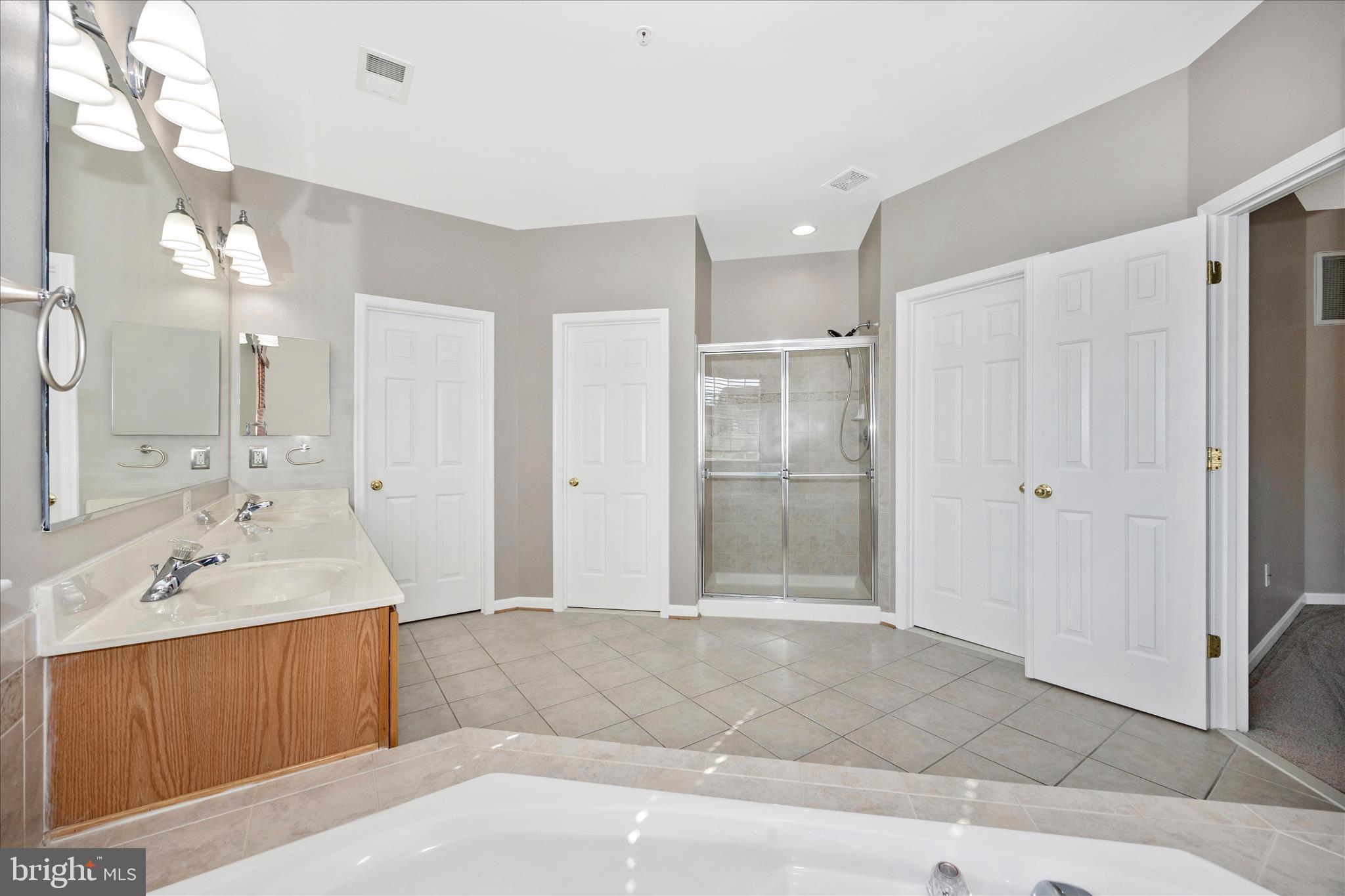 ARORA HILLS - Residential