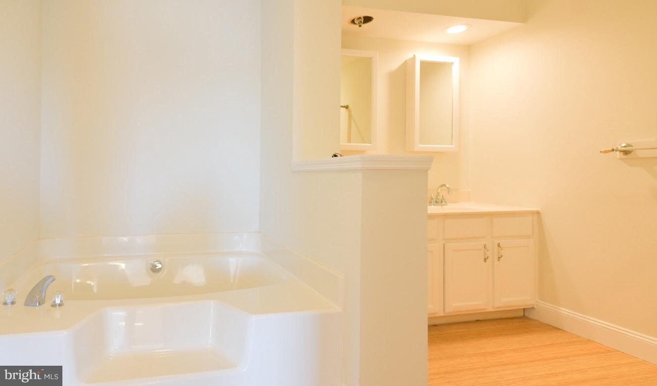 KEENWICK SOUND - Residential