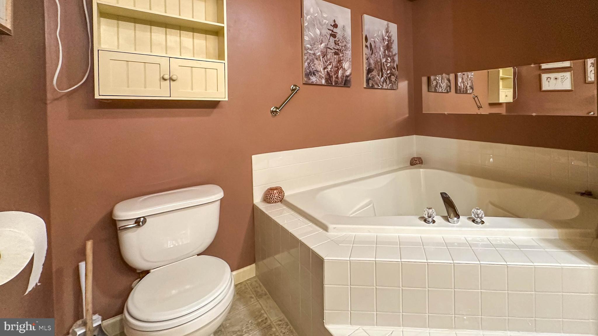 QUAIL HOLLOW - Residential