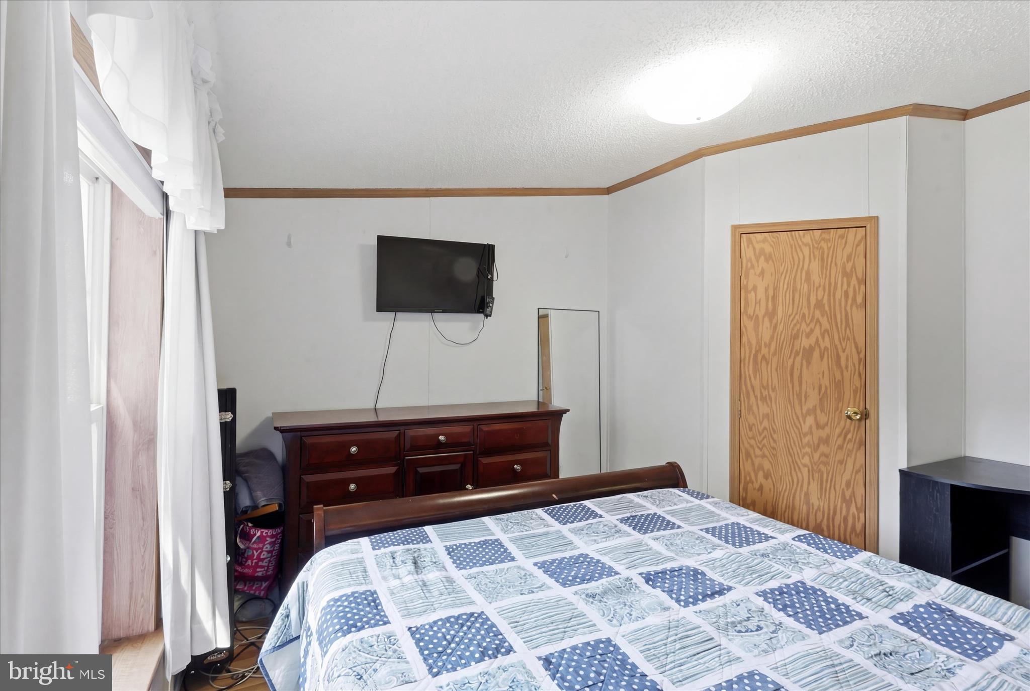 LAKESIDE VILLAGE - Residential