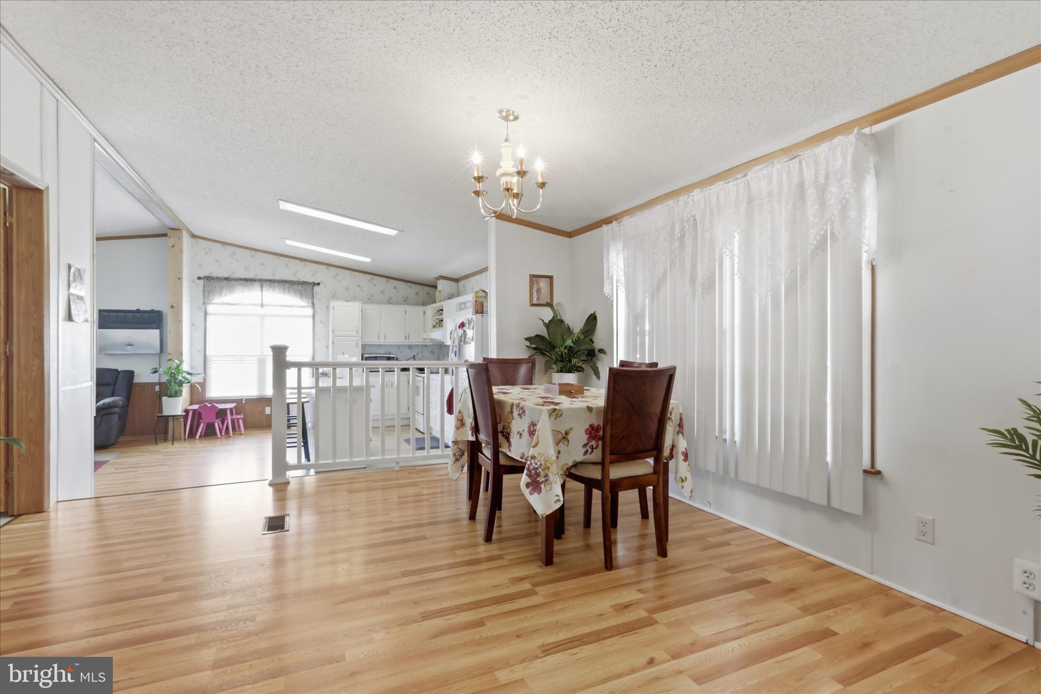 LAKESIDE VILLAGE - Residential