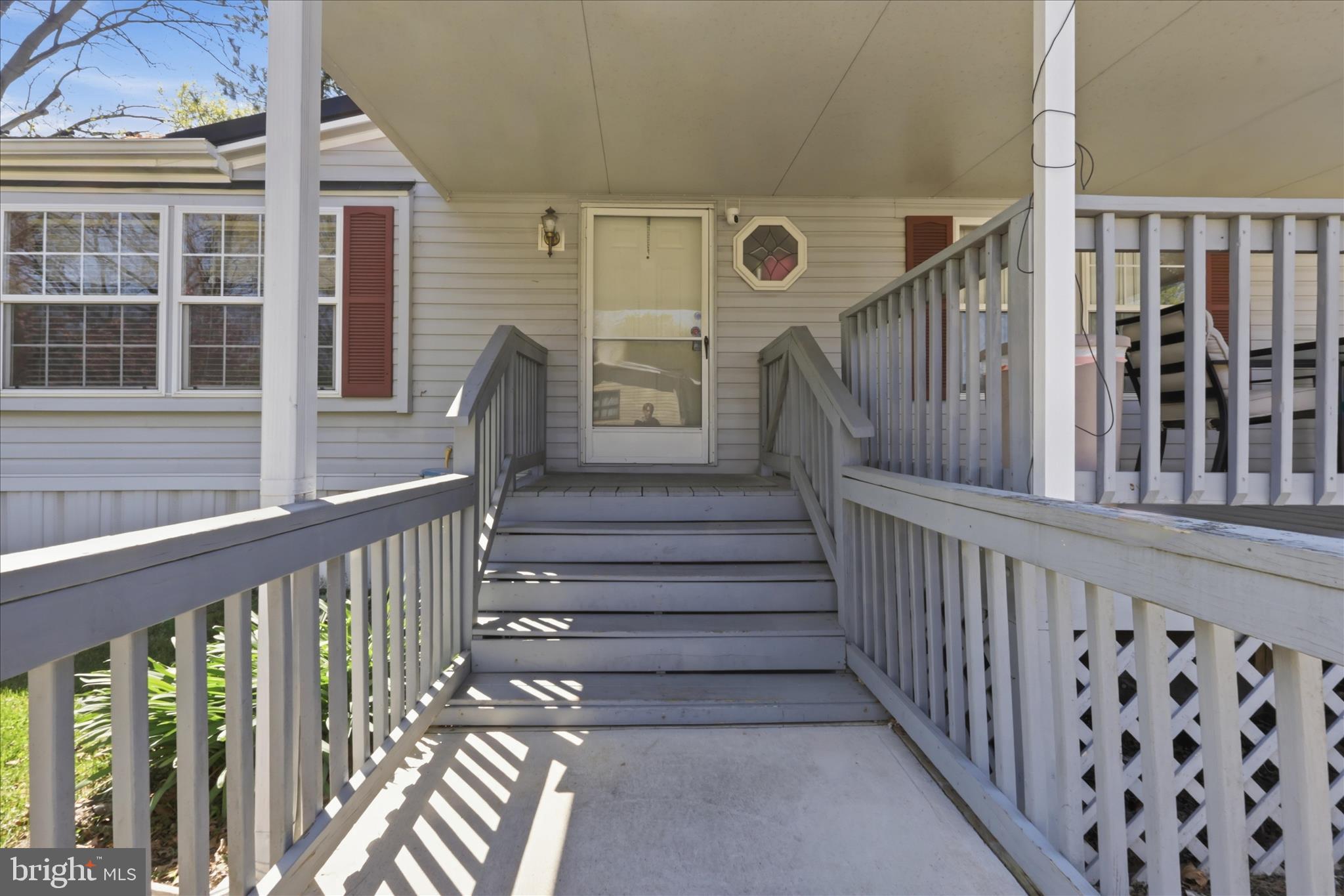 LAKESIDE VILLAGE - Residential