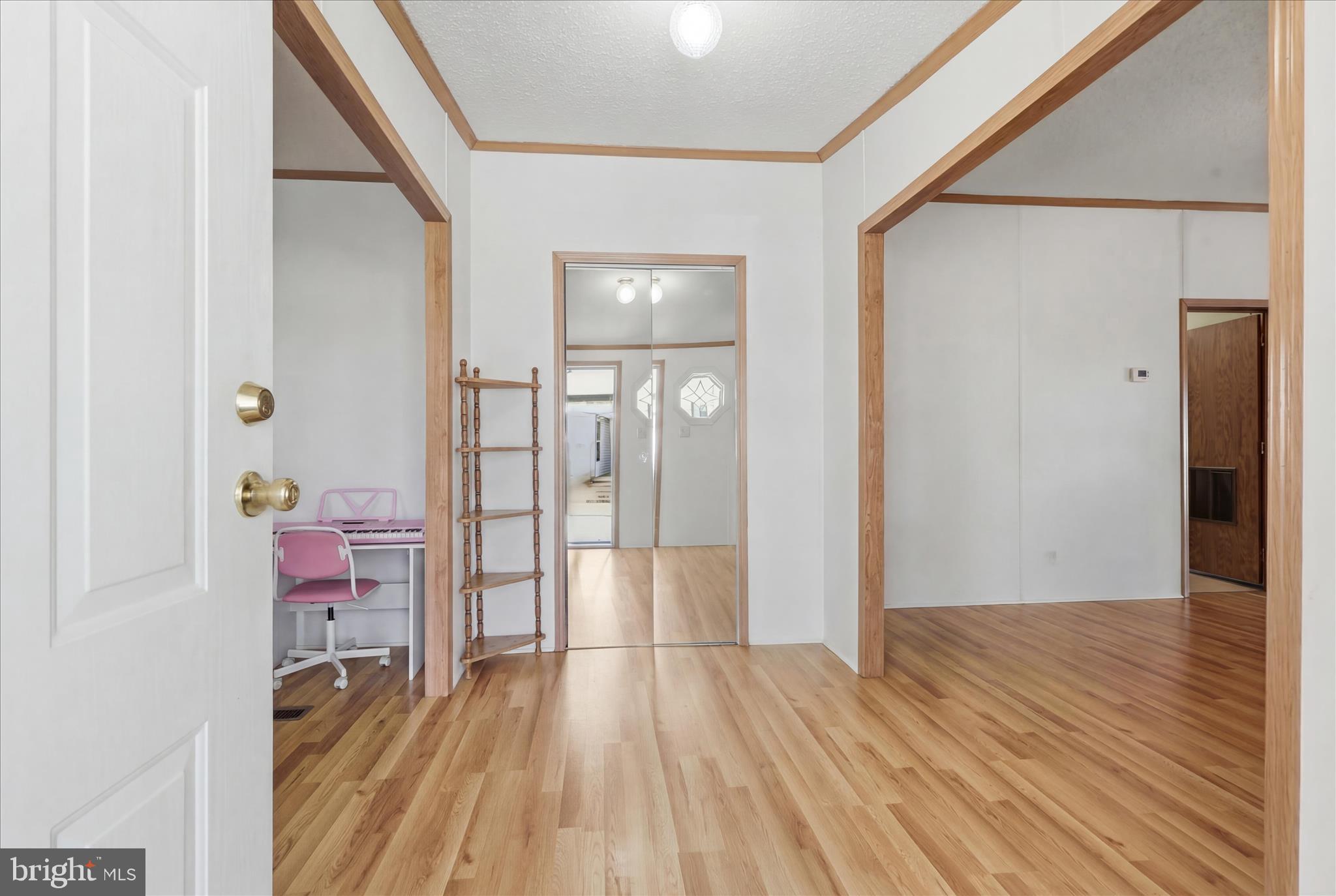 LAKESIDE VILLAGE - Residential