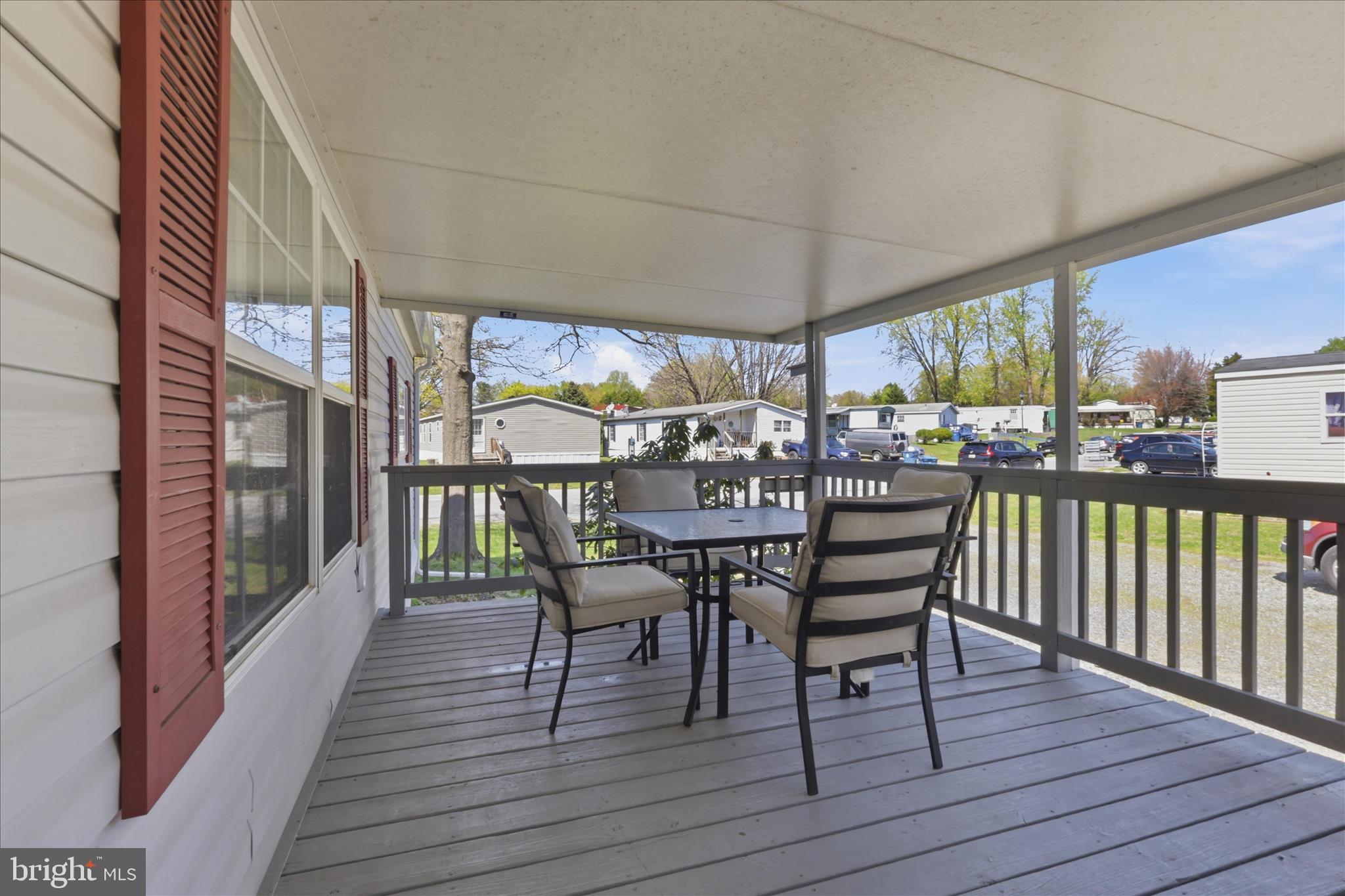 LAKESIDE VILLAGE - Residential